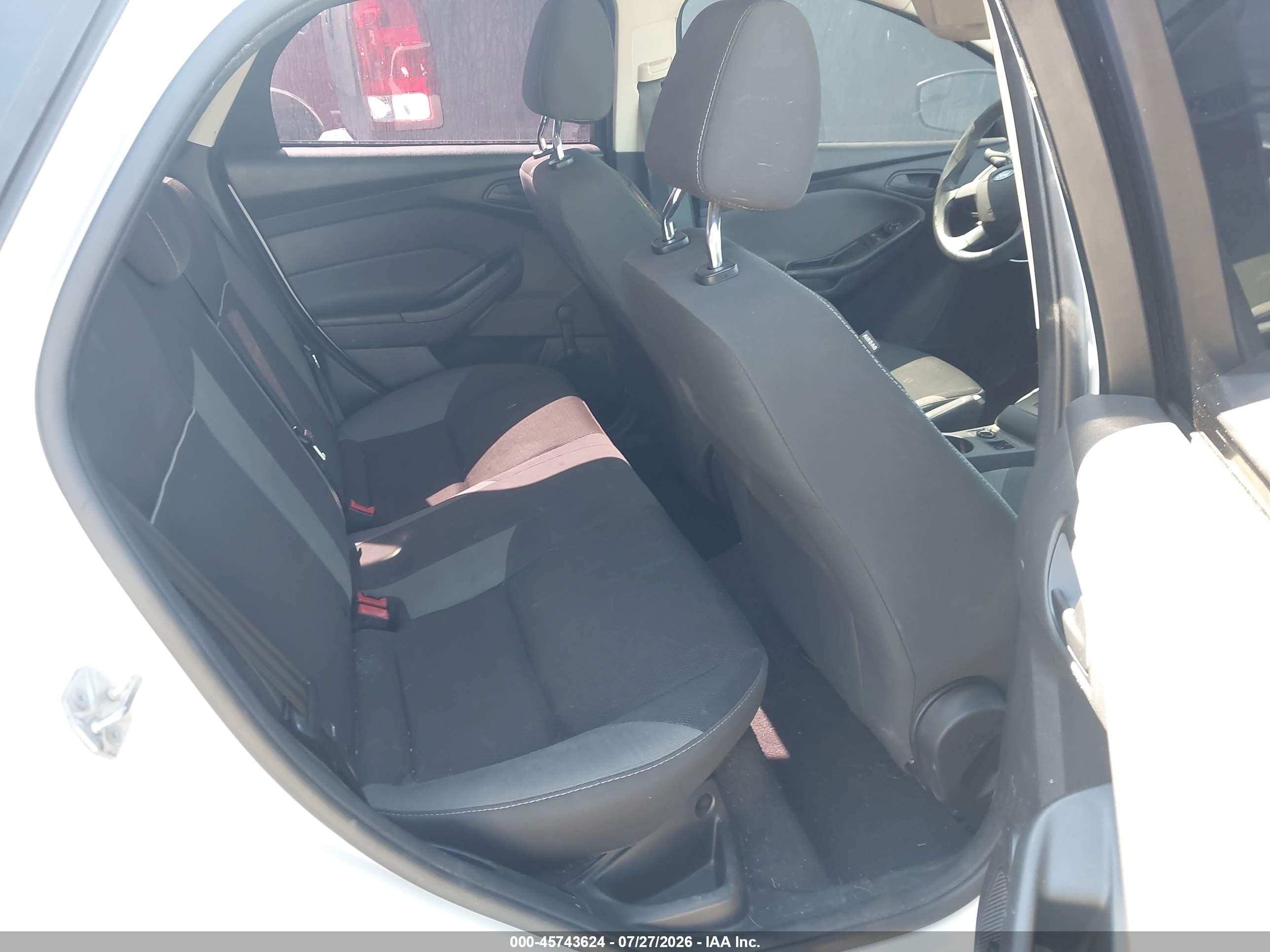 2014 Ford Focus S White vin: 1FADP3E24EL287394