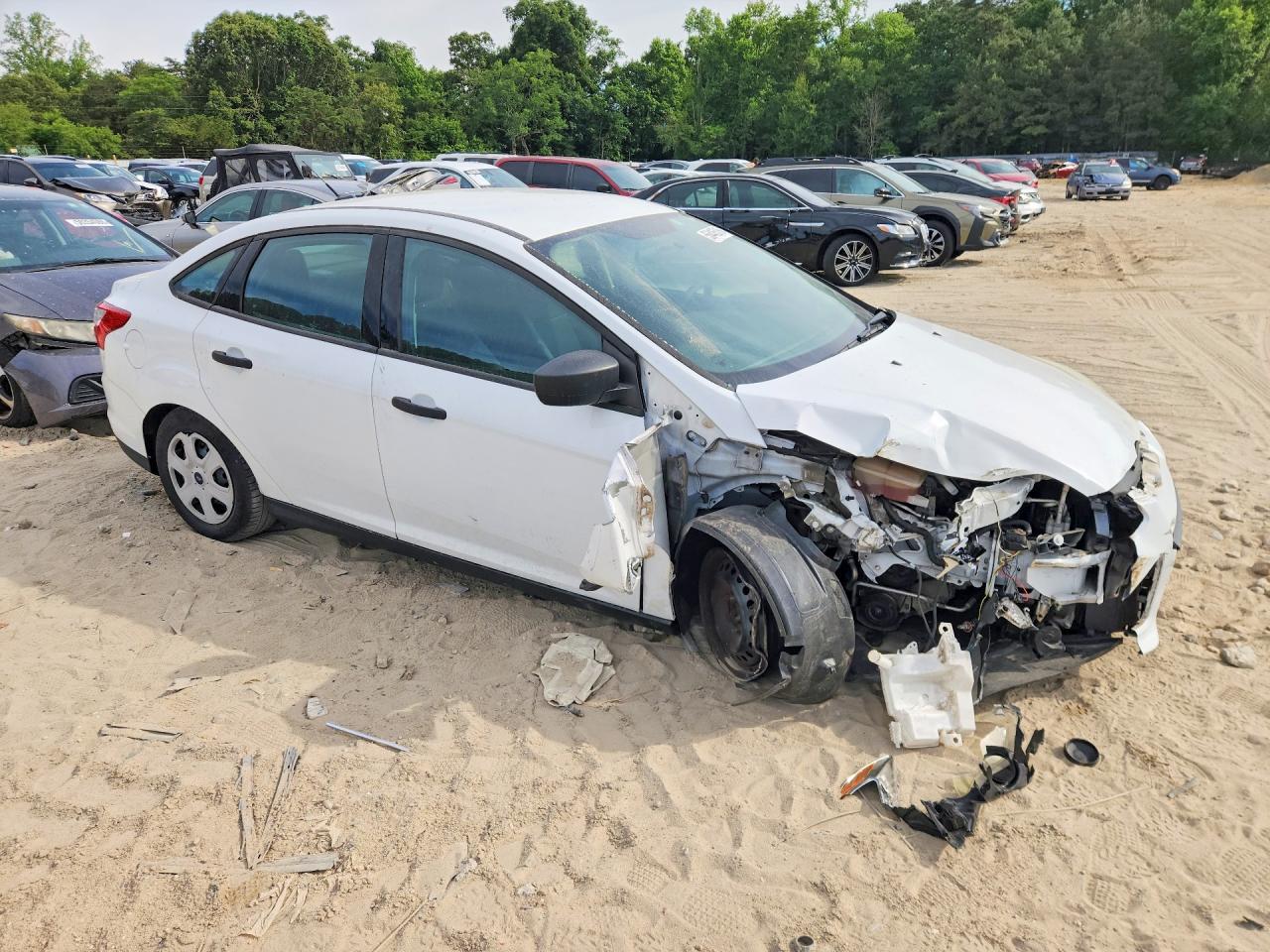 2014 Ford Focus S White vin: 1FADP3E24EL295852