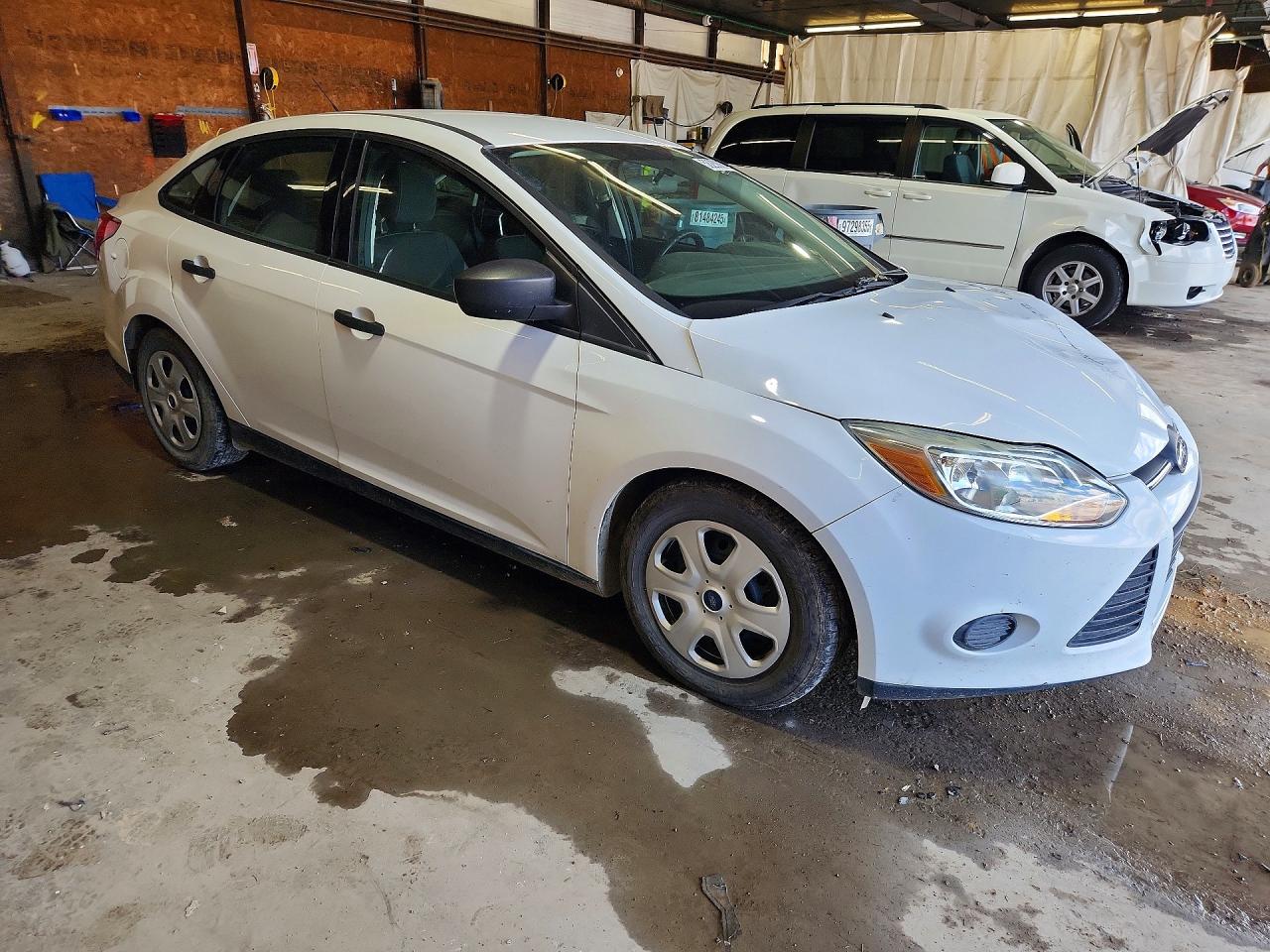 2014 Ford Focus S White vin: 1FADP3E24EL354222