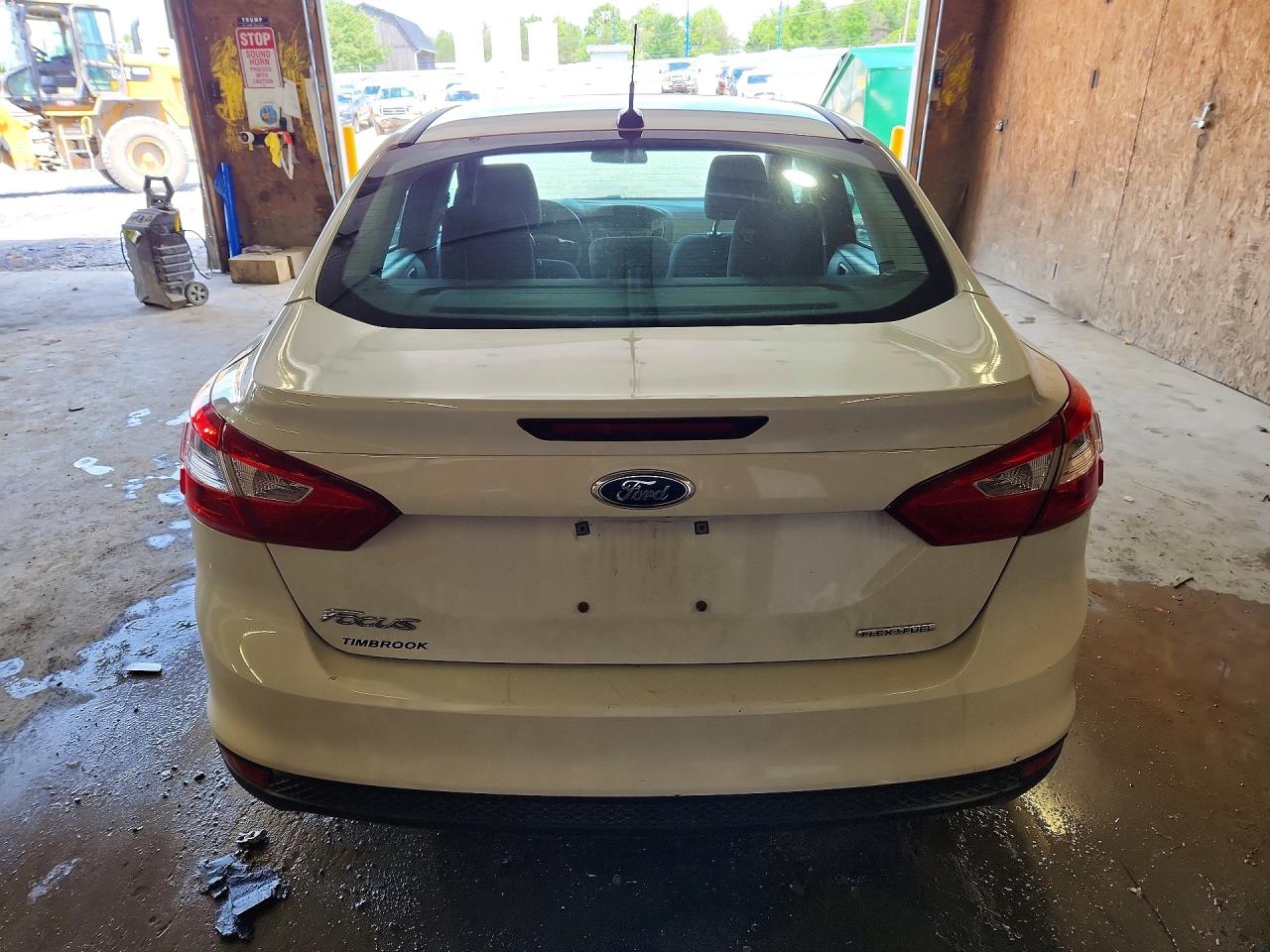 2014 Ford Focus S White vin: 1FADP3E24EL354222