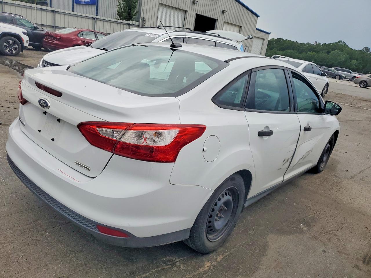 2014 Ford Focus S White vin: 1FADP3E24EL401023