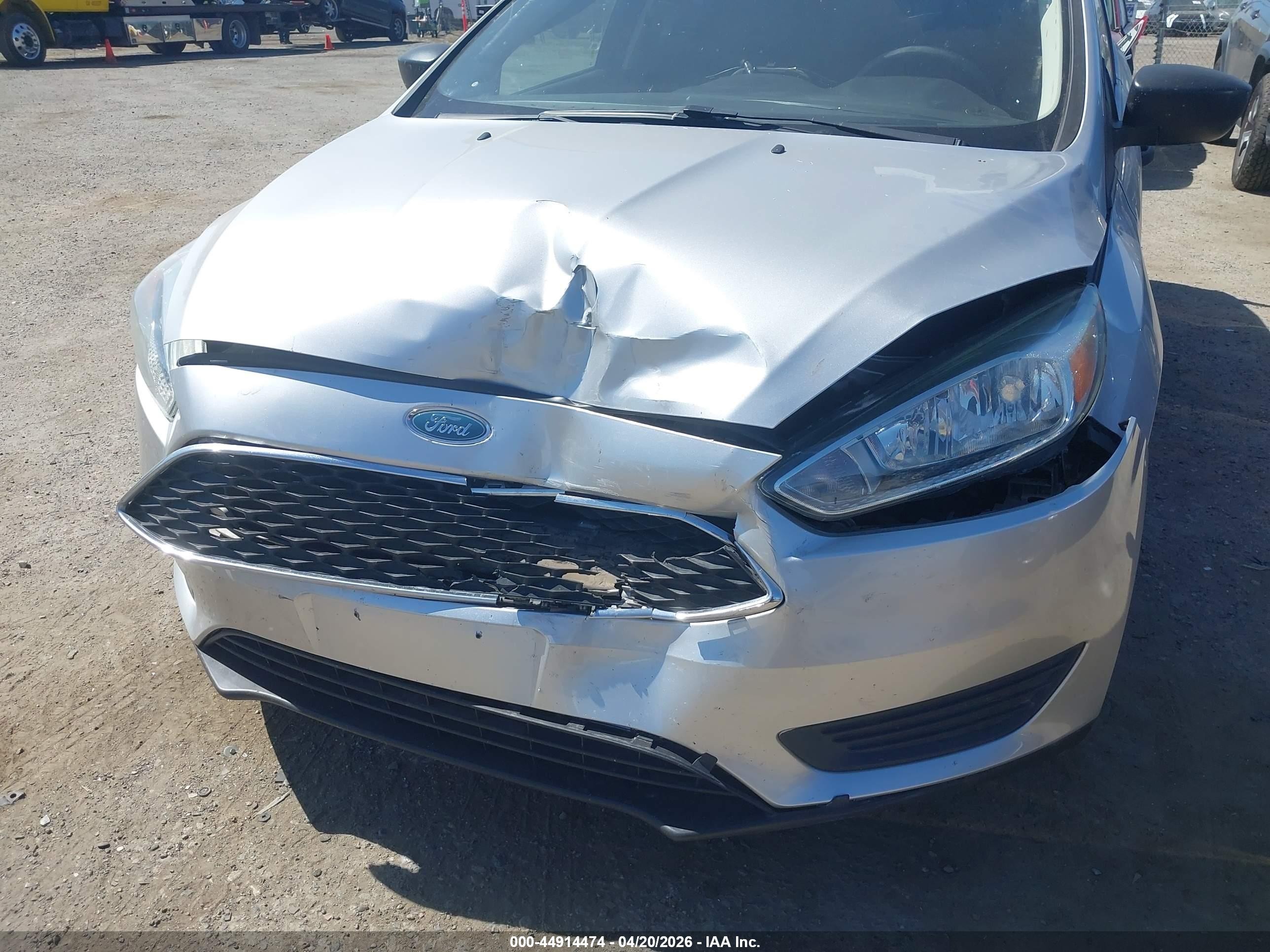 2015 Ford Focus S Silver vin: 1FADP3E24FL314854