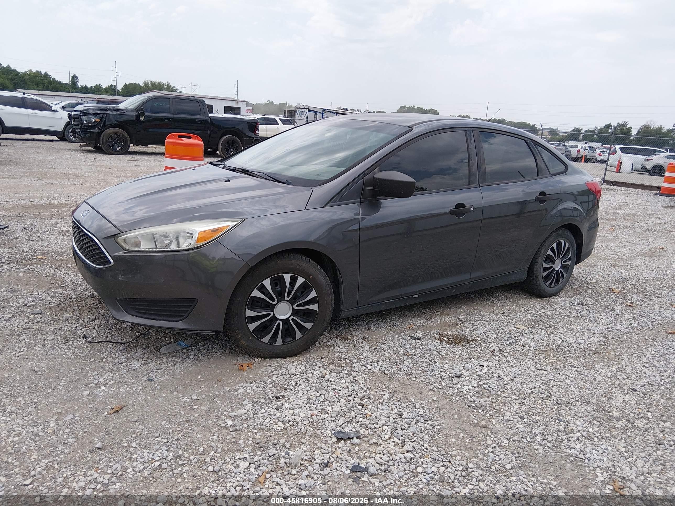 2017 Ford Focus S Gray vin: 1FADP3E24HL244467