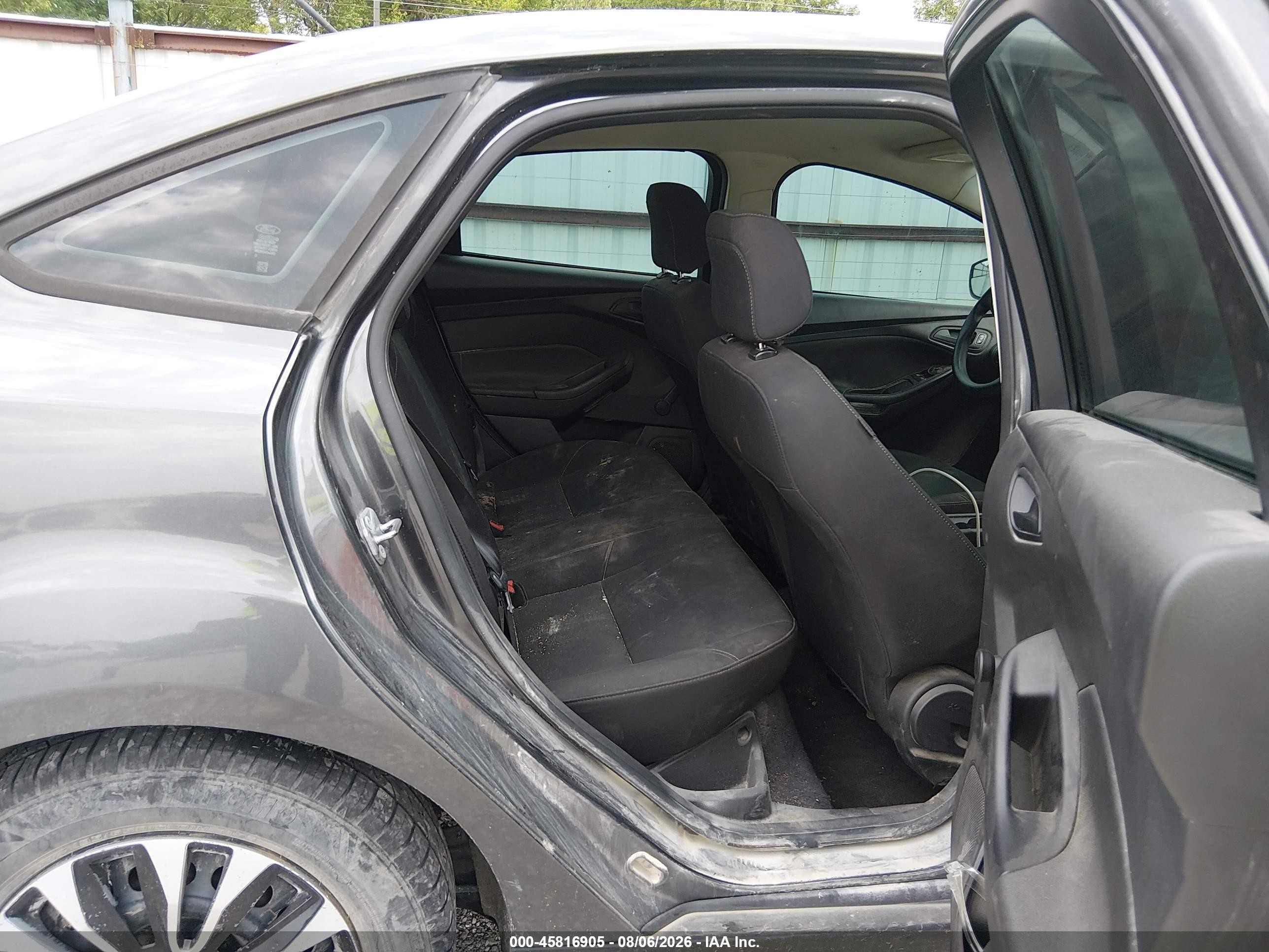 2017 Ford Focus S Gray vin: 1FADP3E24HL244467