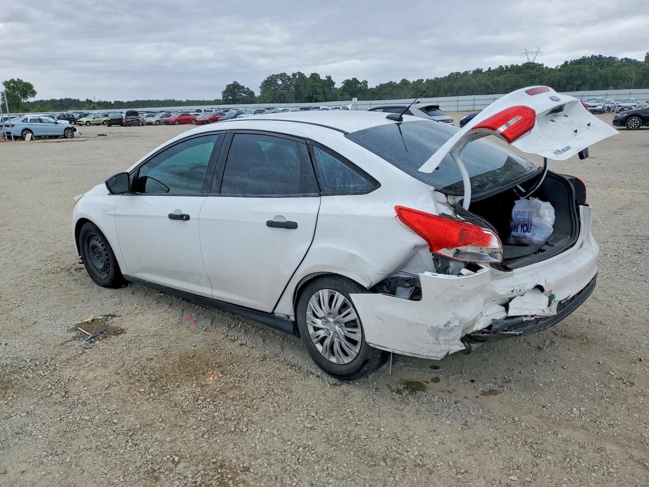 2017 Ford Focus S White vin: 1FADP3E24HL319572