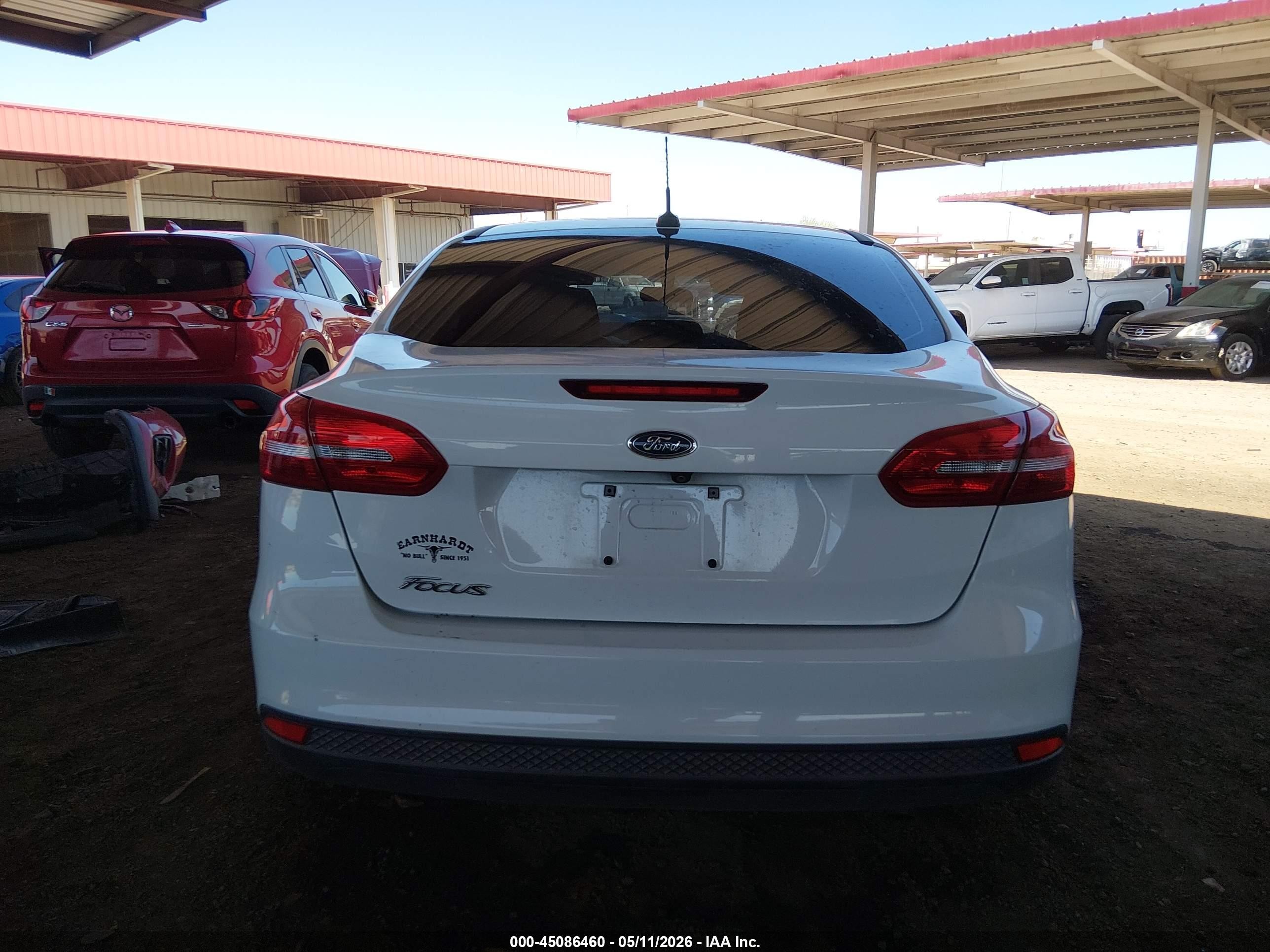 2017 Ford Focus S Белый vin: 1FADP3E24HL348277
