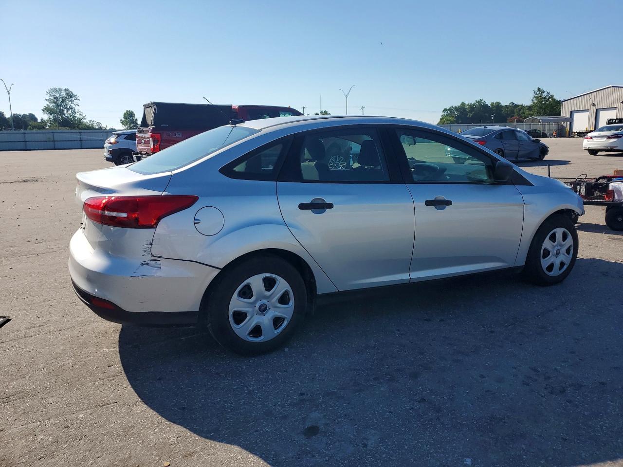 2018 Ford Focus S Silver vin: 1FADP3E24JL202435