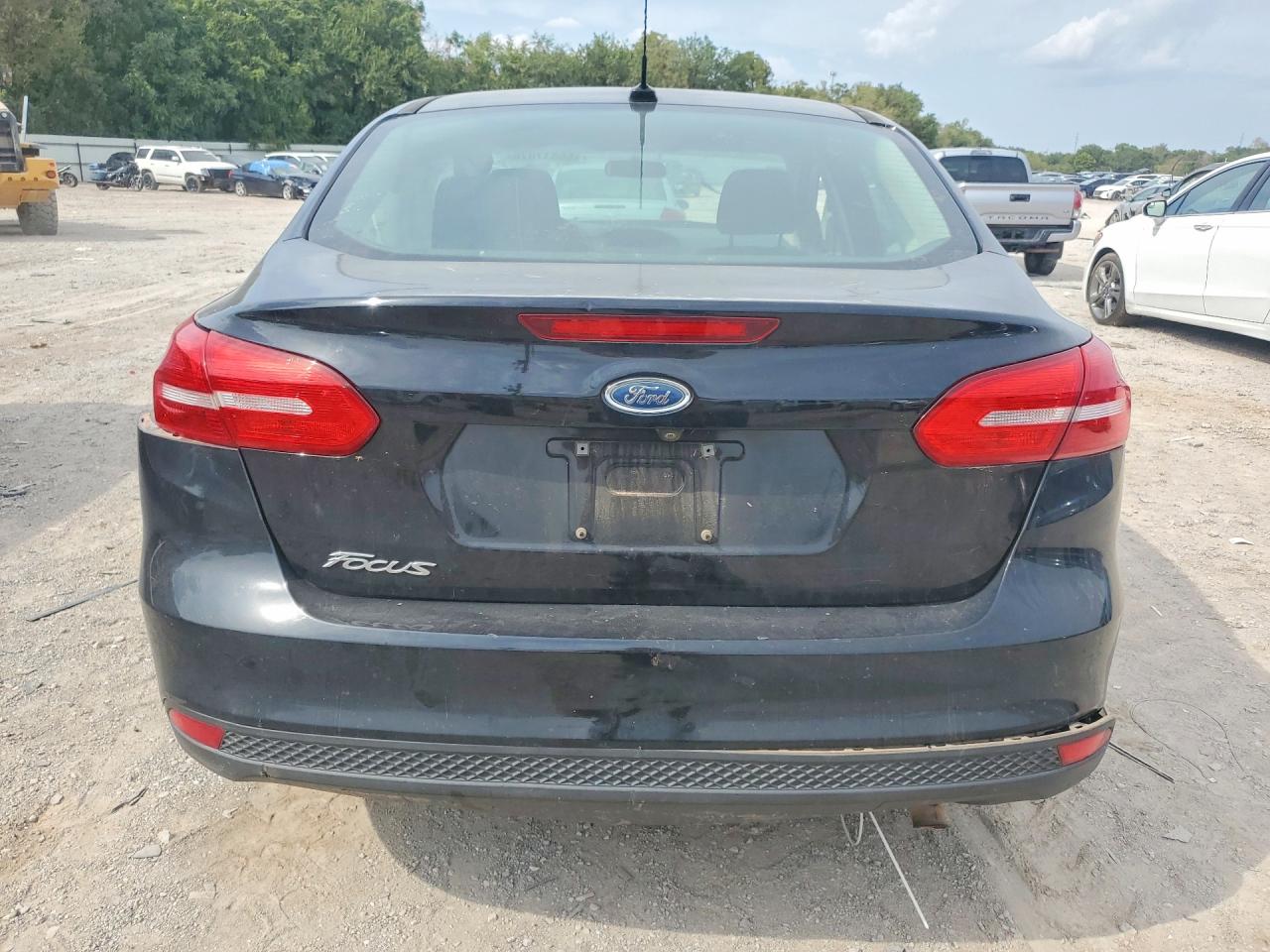 2018 Ford Focus S Black vin: 1FADP3E24JL209739