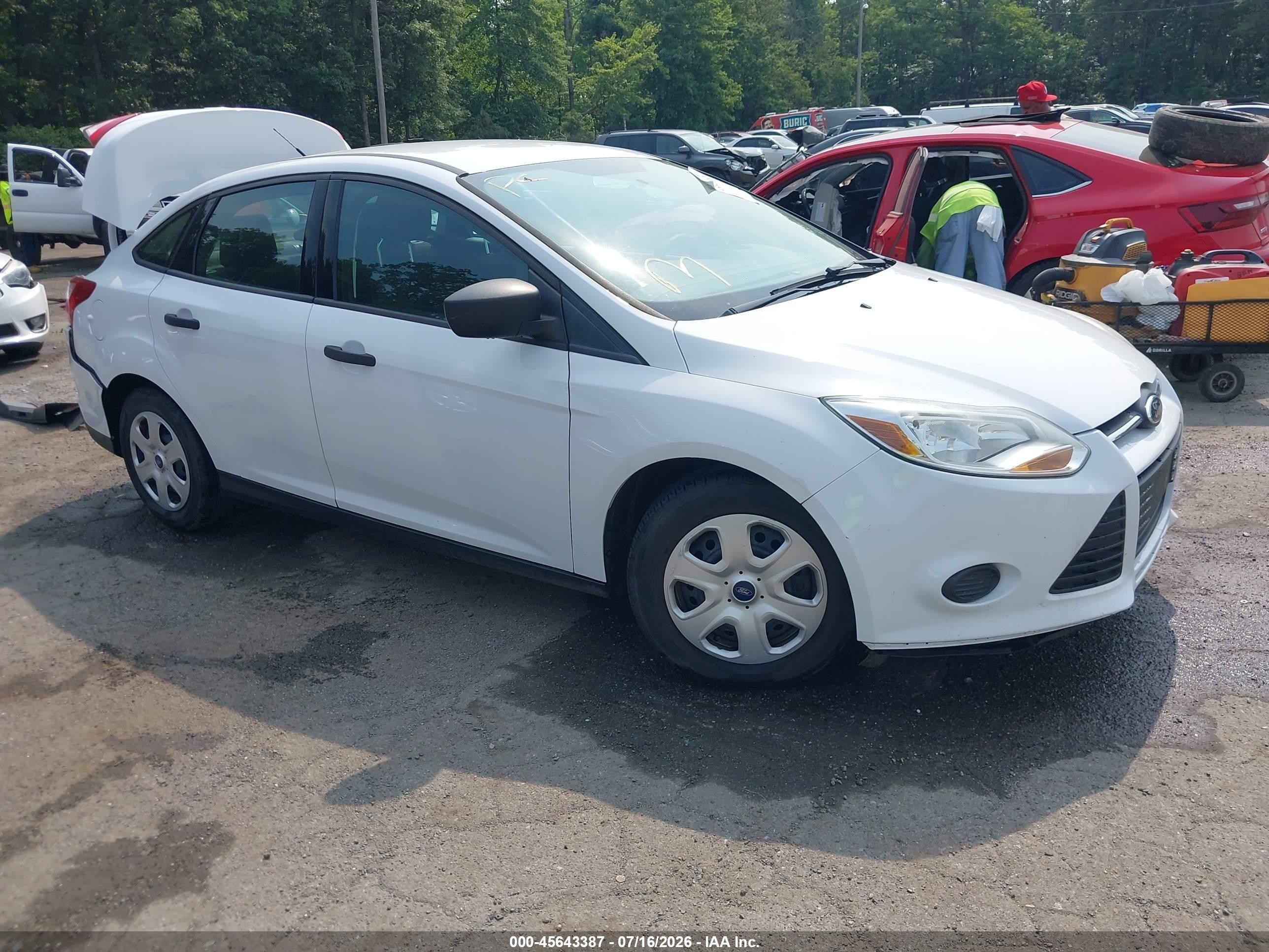 2013 Ford Focus S White vin: 1FADP3E25DL142766