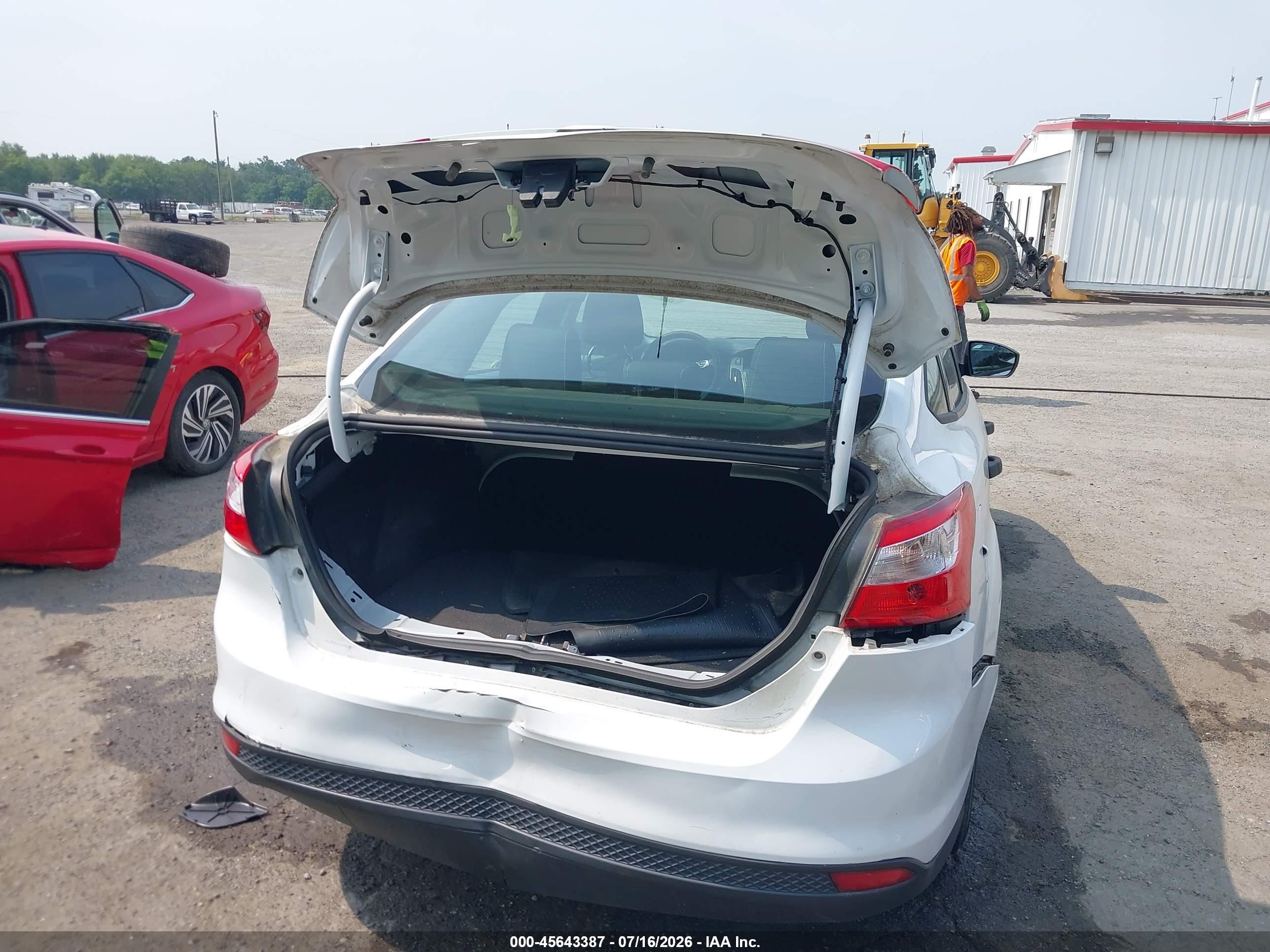 2013 Ford Focus S White vin: 1FADP3E25DL142766