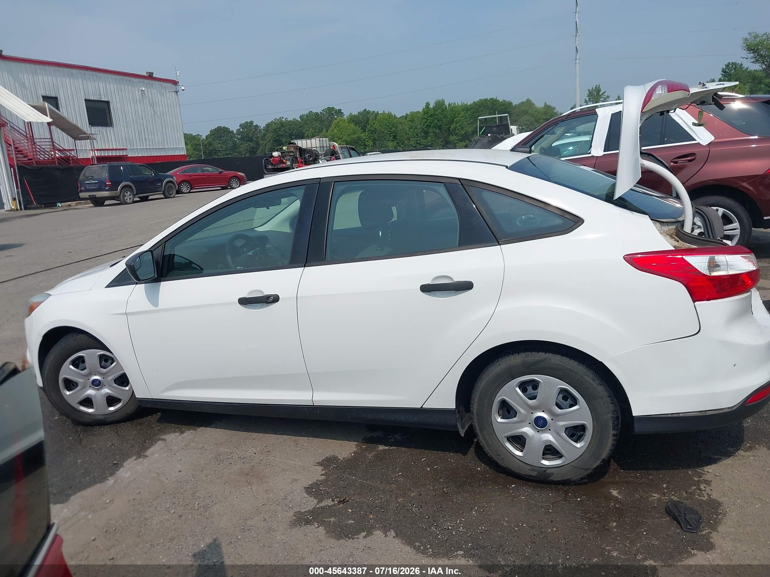 2013 Ford Focus S White vin: 1FADP3E25DL142766
