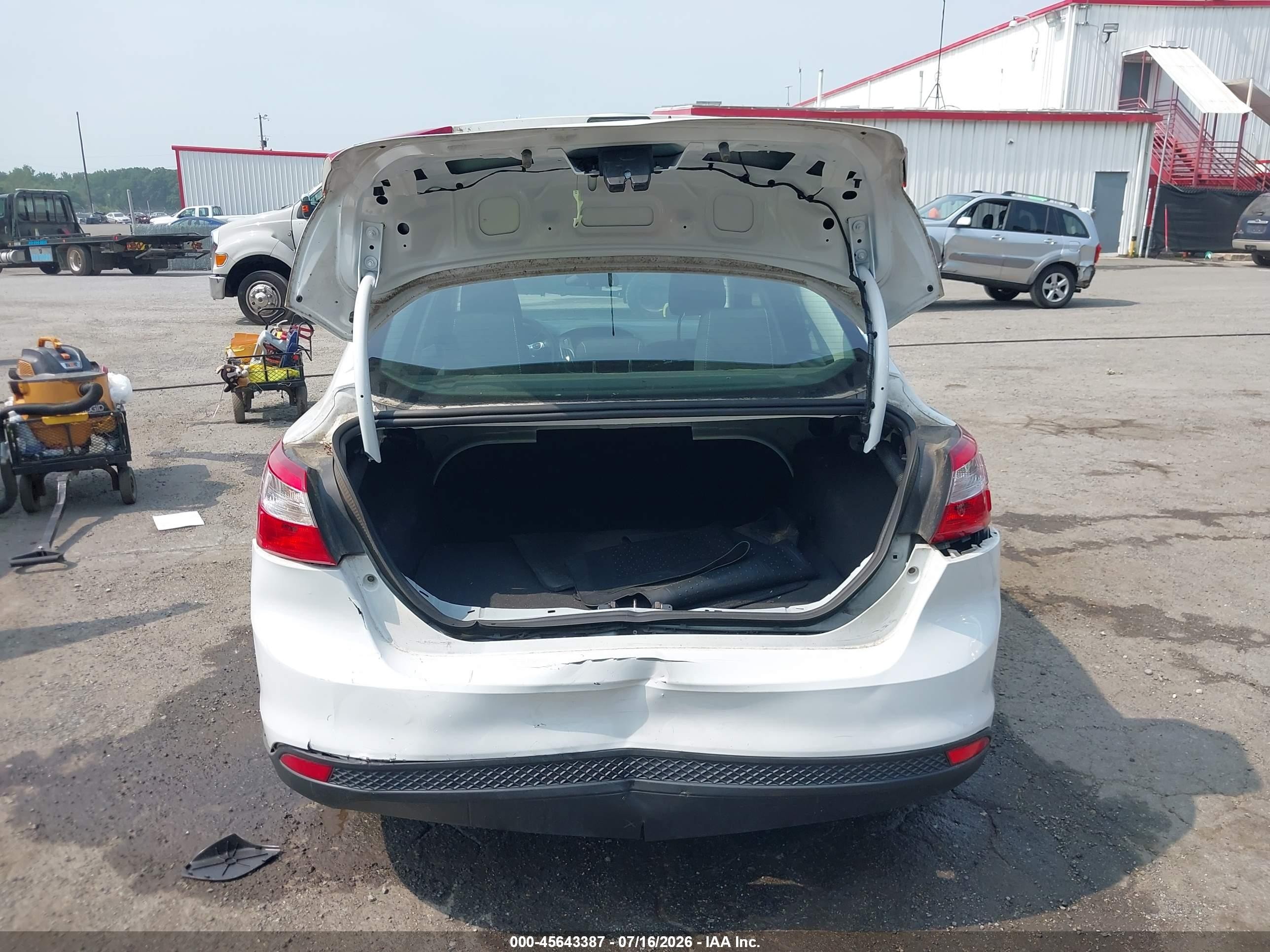 2013 Ford Focus S White vin: 1FADP3E25DL142766