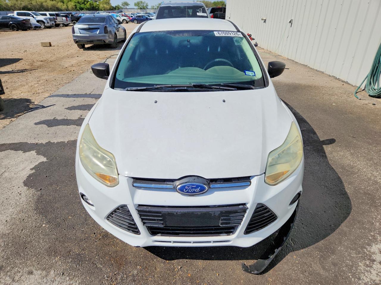2014 Ford Focus S White vin: 1FADP3E25EL410264