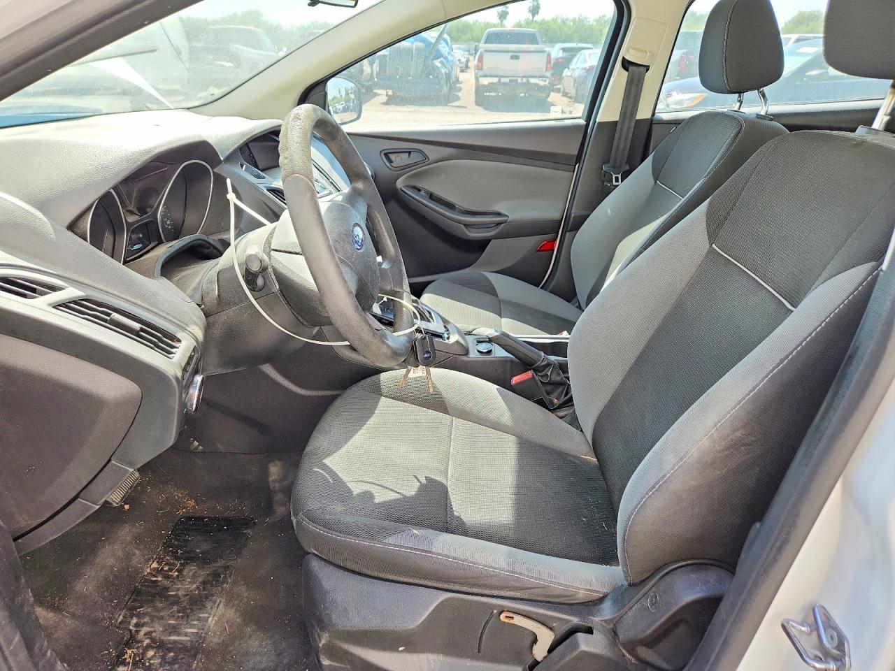 2014 Ford Focus S White vin: 1FADP3E25EL410264