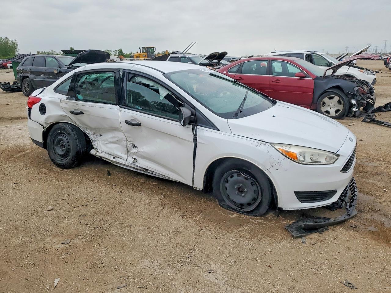 2015 Ford Focus S White vin: 1FADP3E25FL312370