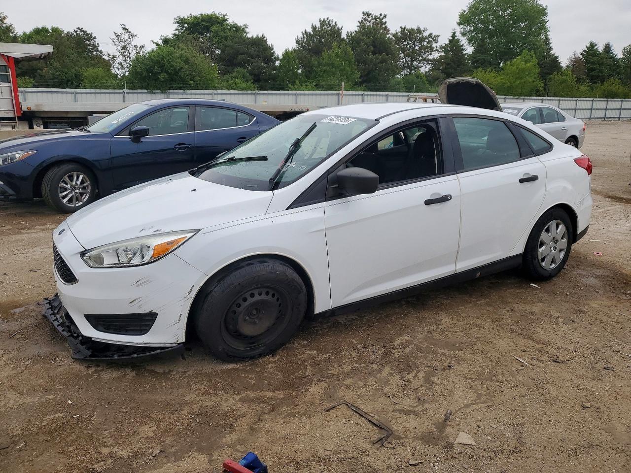2015 Ford Focus S White vin: 1FADP3E25FL312370