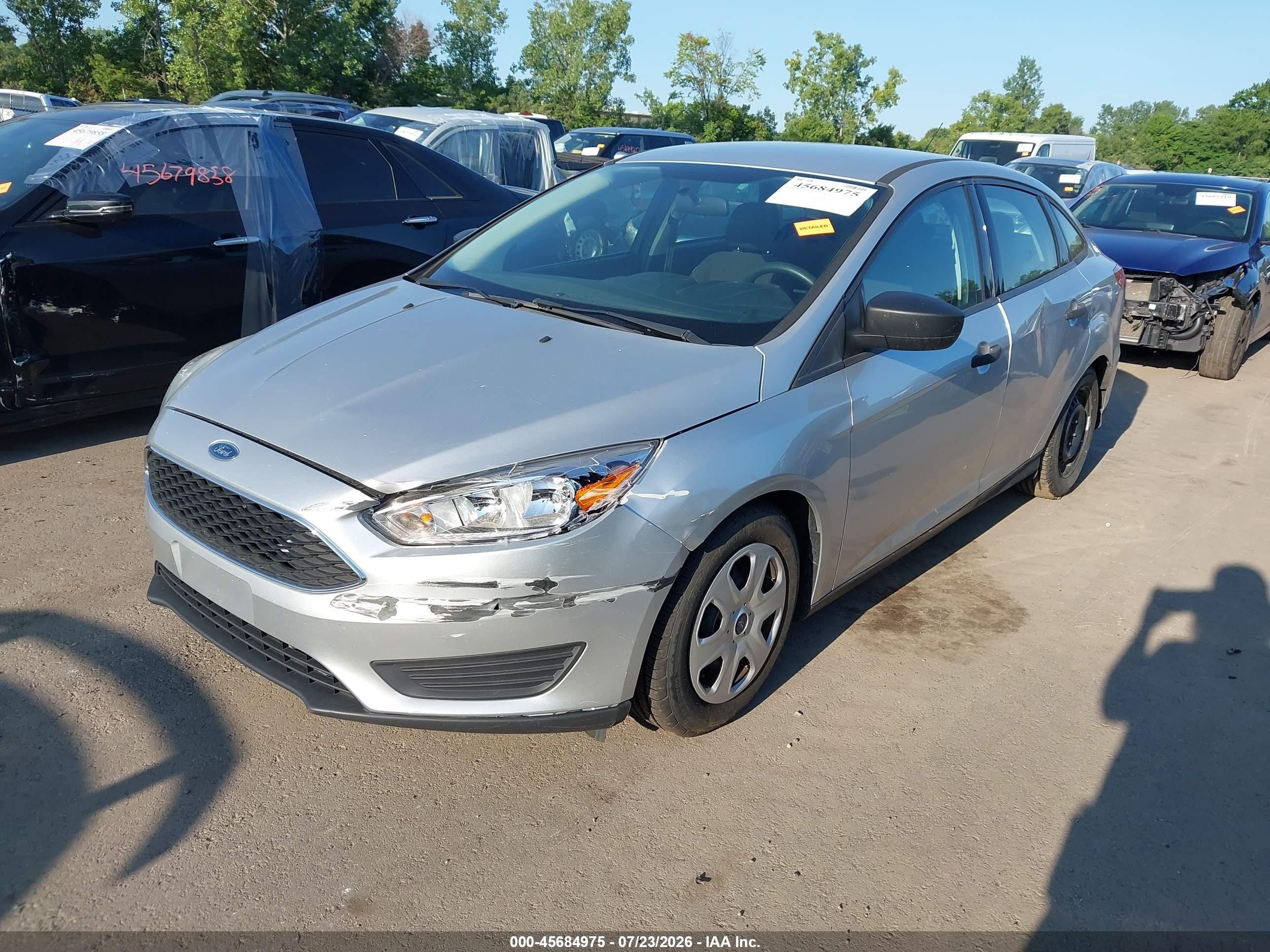 2015 Ford Focus S Silver vin: 1FADP3E25FL373511