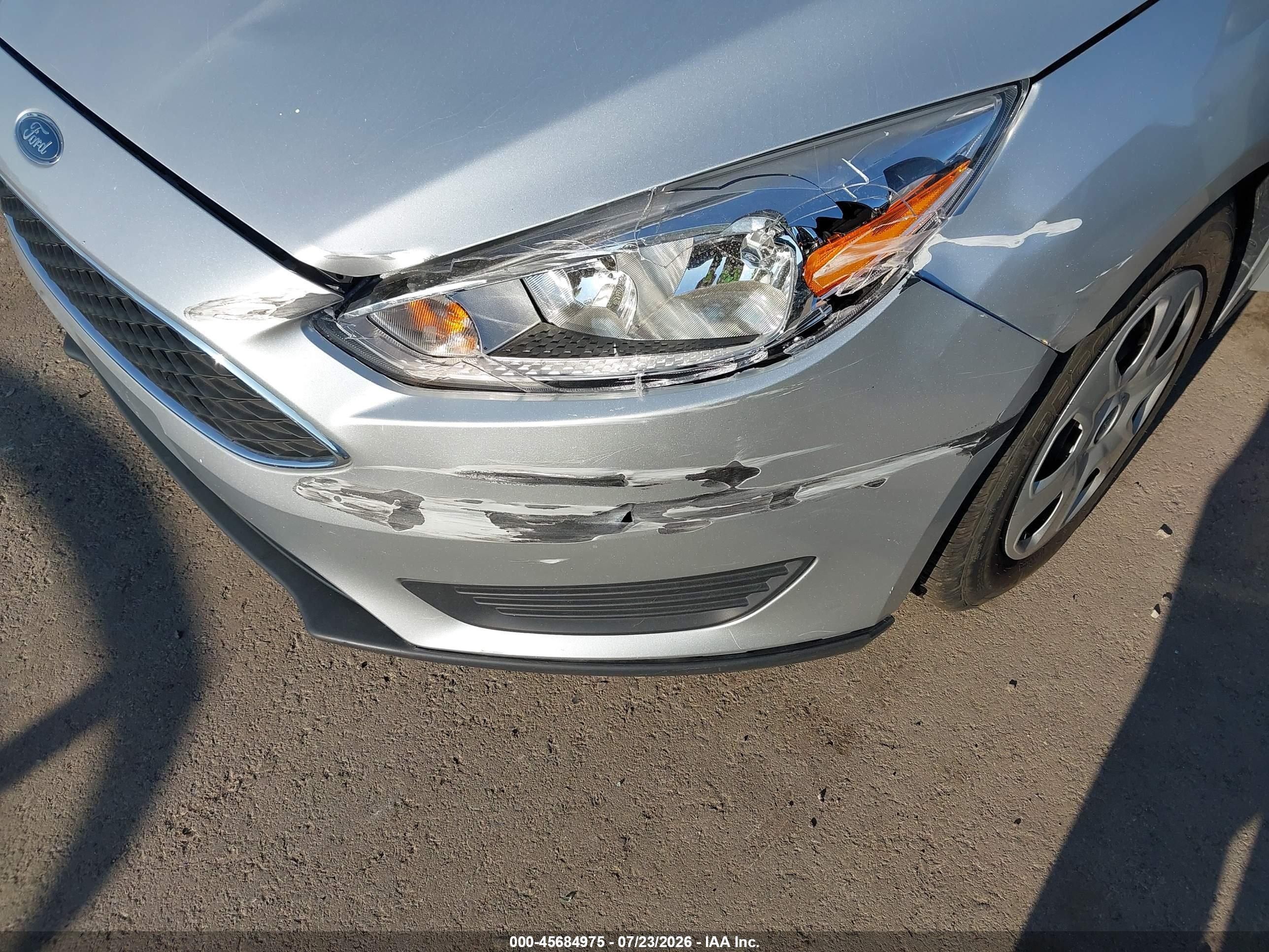 2015 Ford Focus S Silver vin: 1FADP3E25FL373511