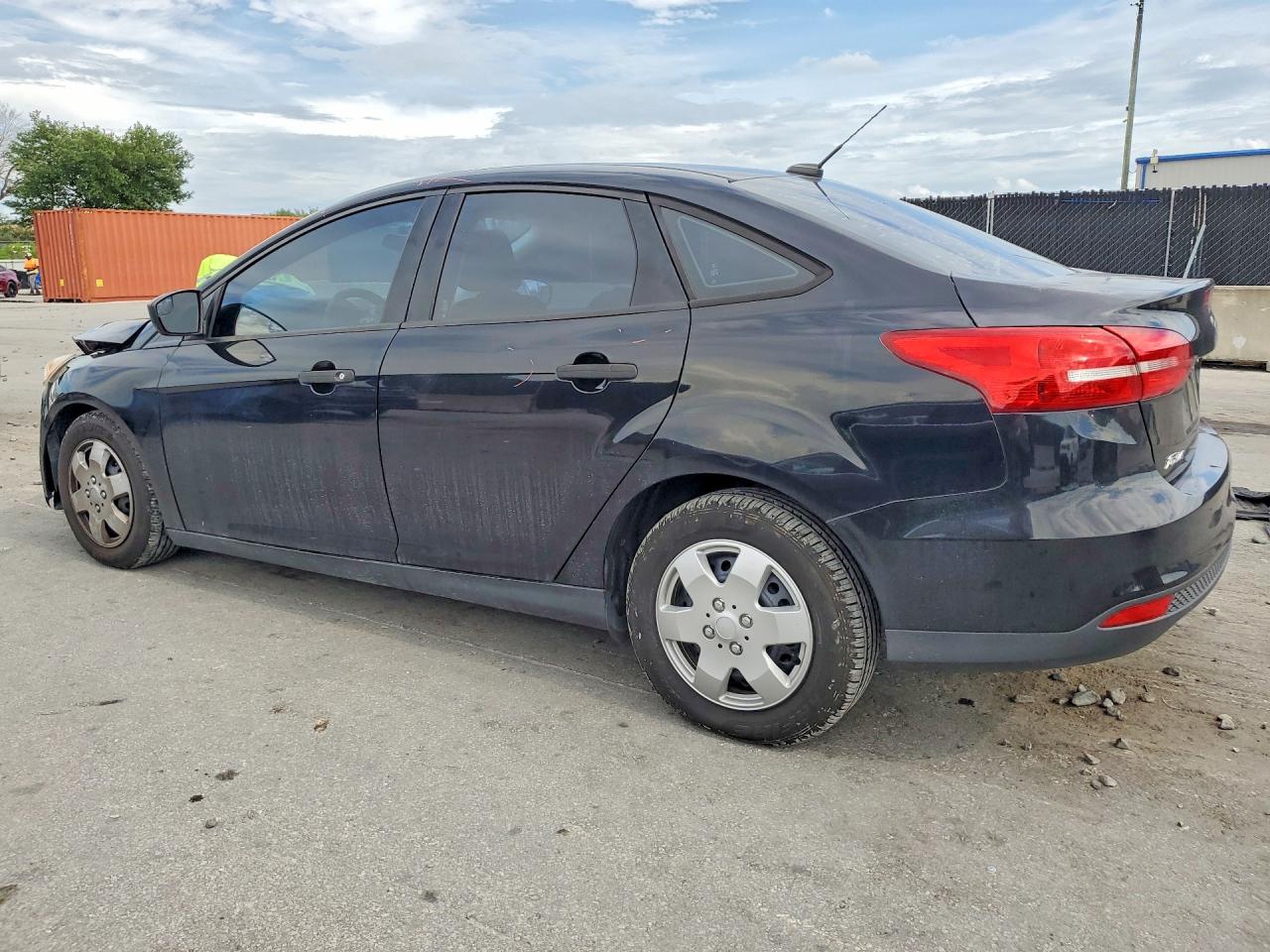2018 Ford Focus S Черный vin: 1FADP3E25JL204100