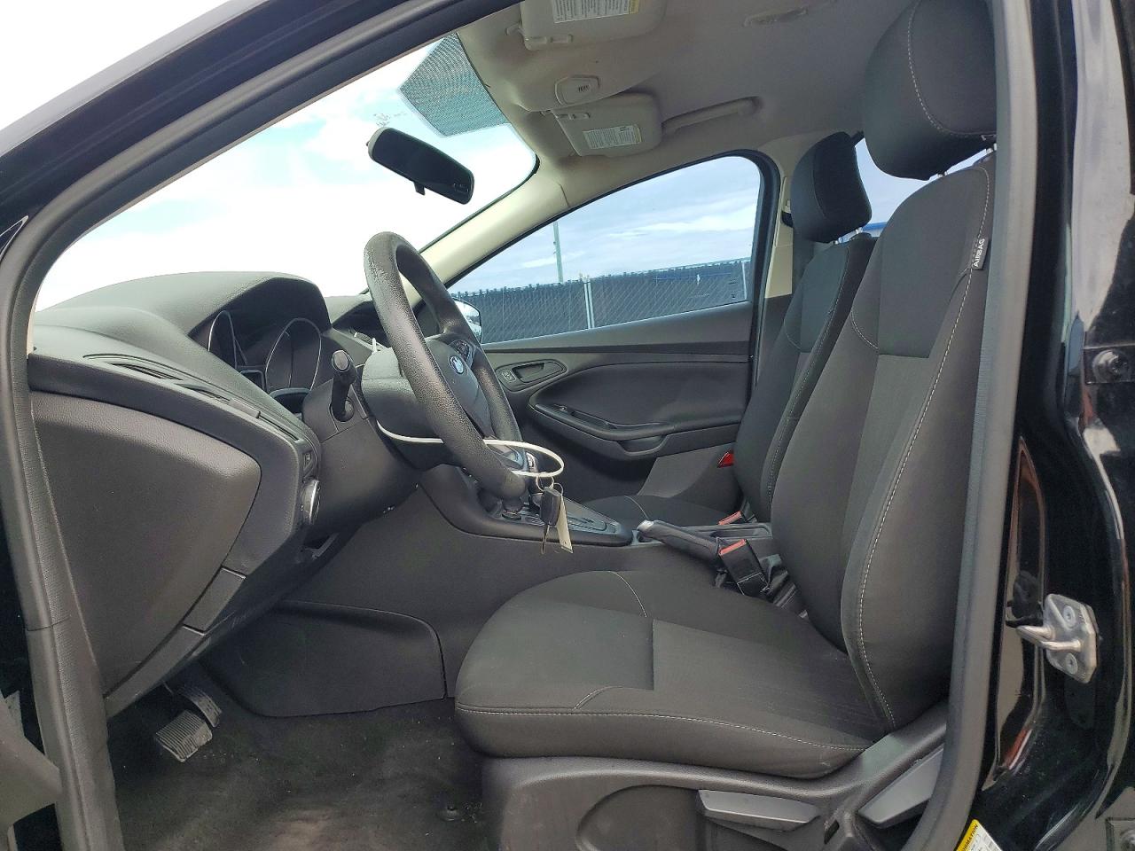 2018 Ford Focus S Черный vin: 1FADP3E25JL204100