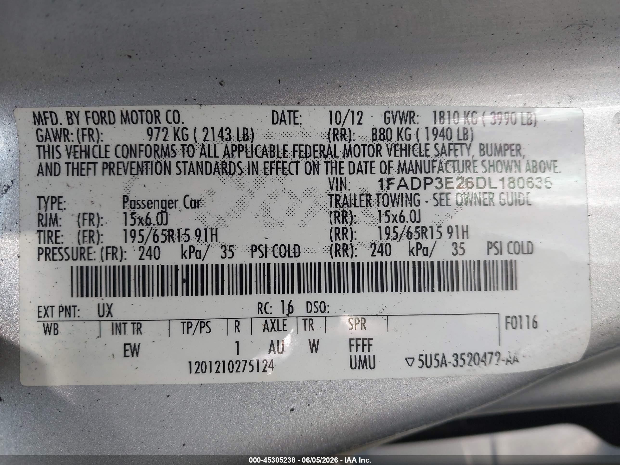 2013 Ford Focus S Серебряный vin: 1FADP3E26DL180636