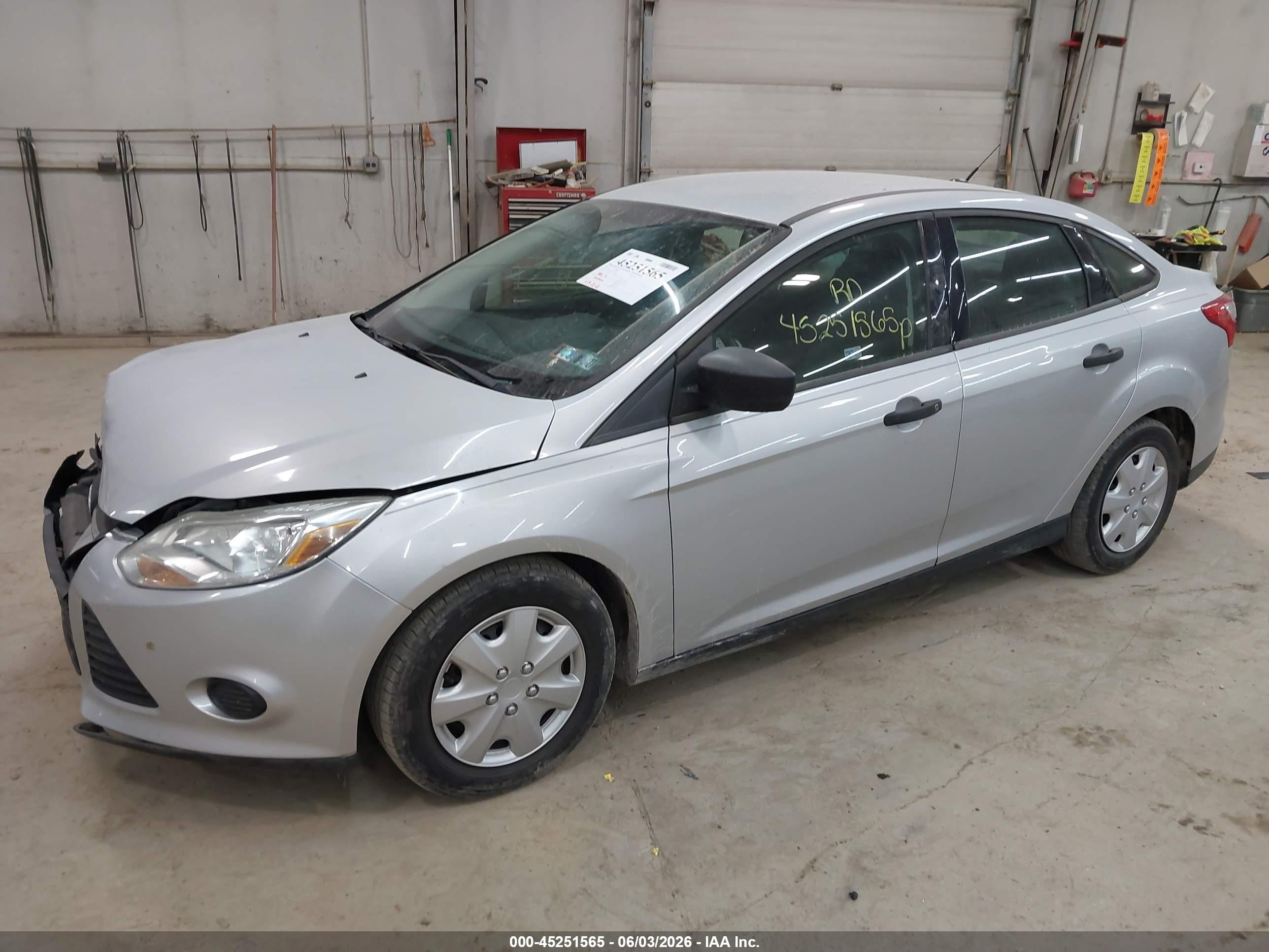 2013 Ford Focus S Silver vin: 1FADP3E26DL180796