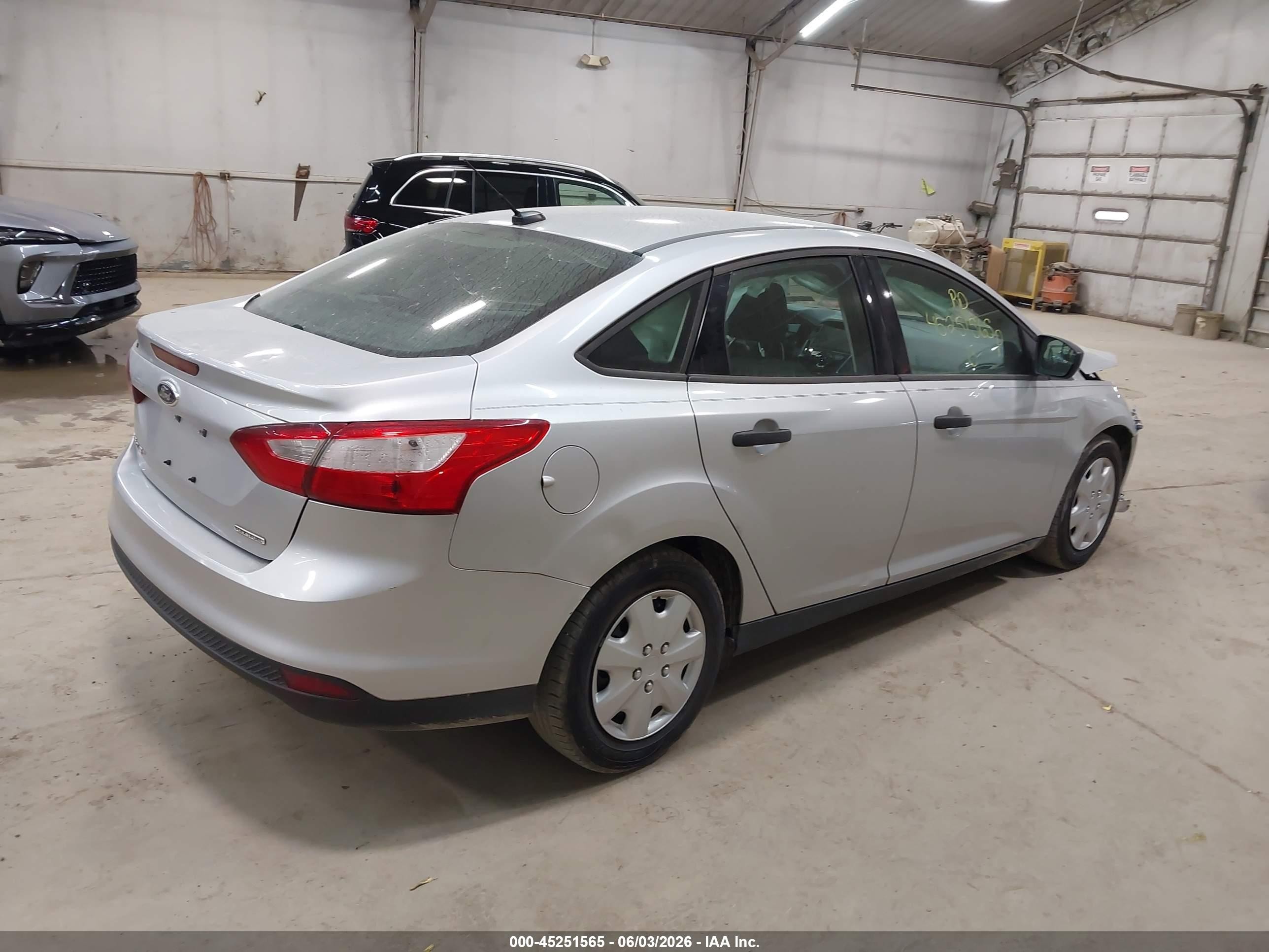 2013 Ford Focus S Silver vin: 1FADP3E26DL180796
