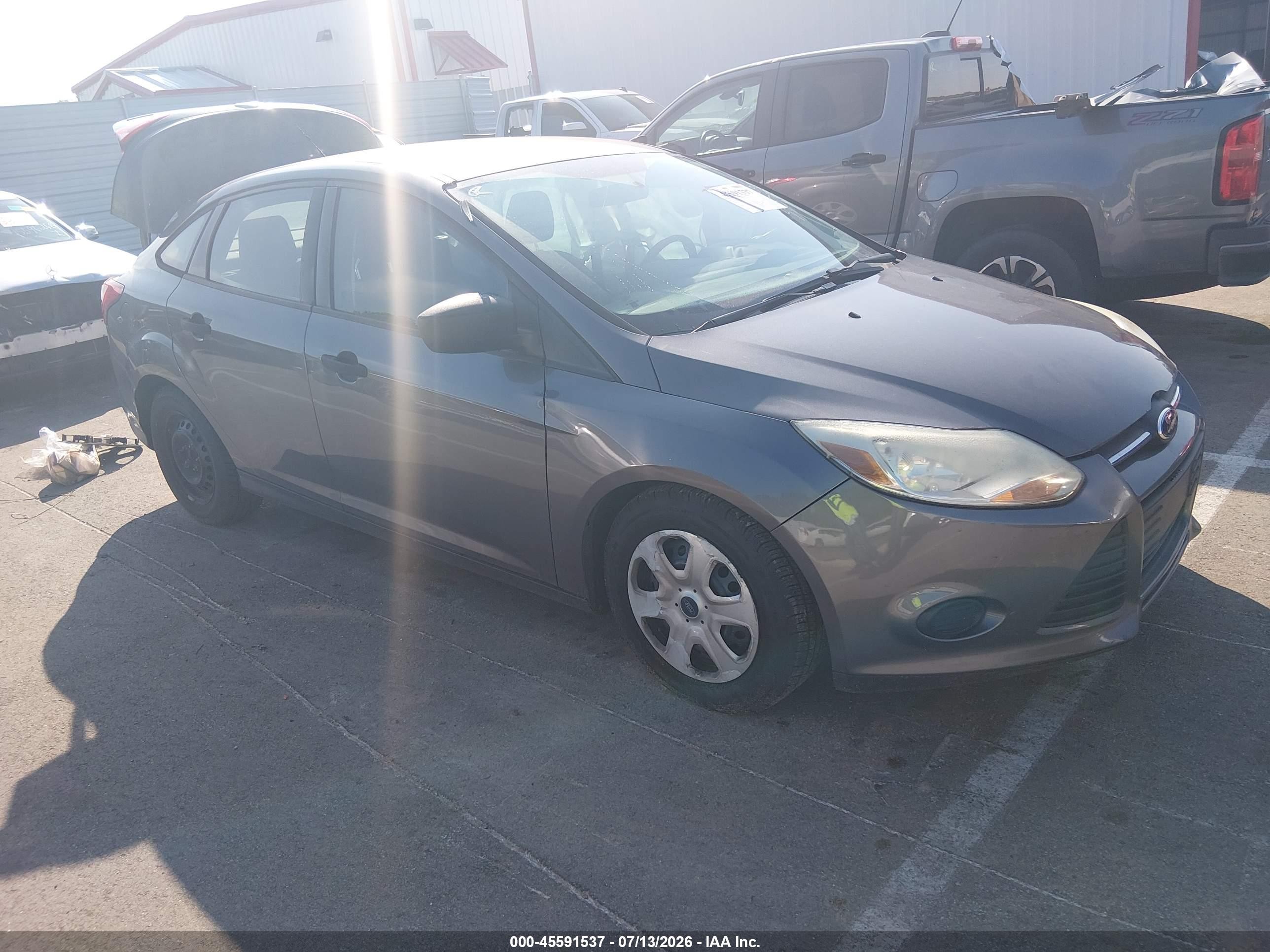 2013 Ford Focus S Серый vin: 1FADP3E26DL330728