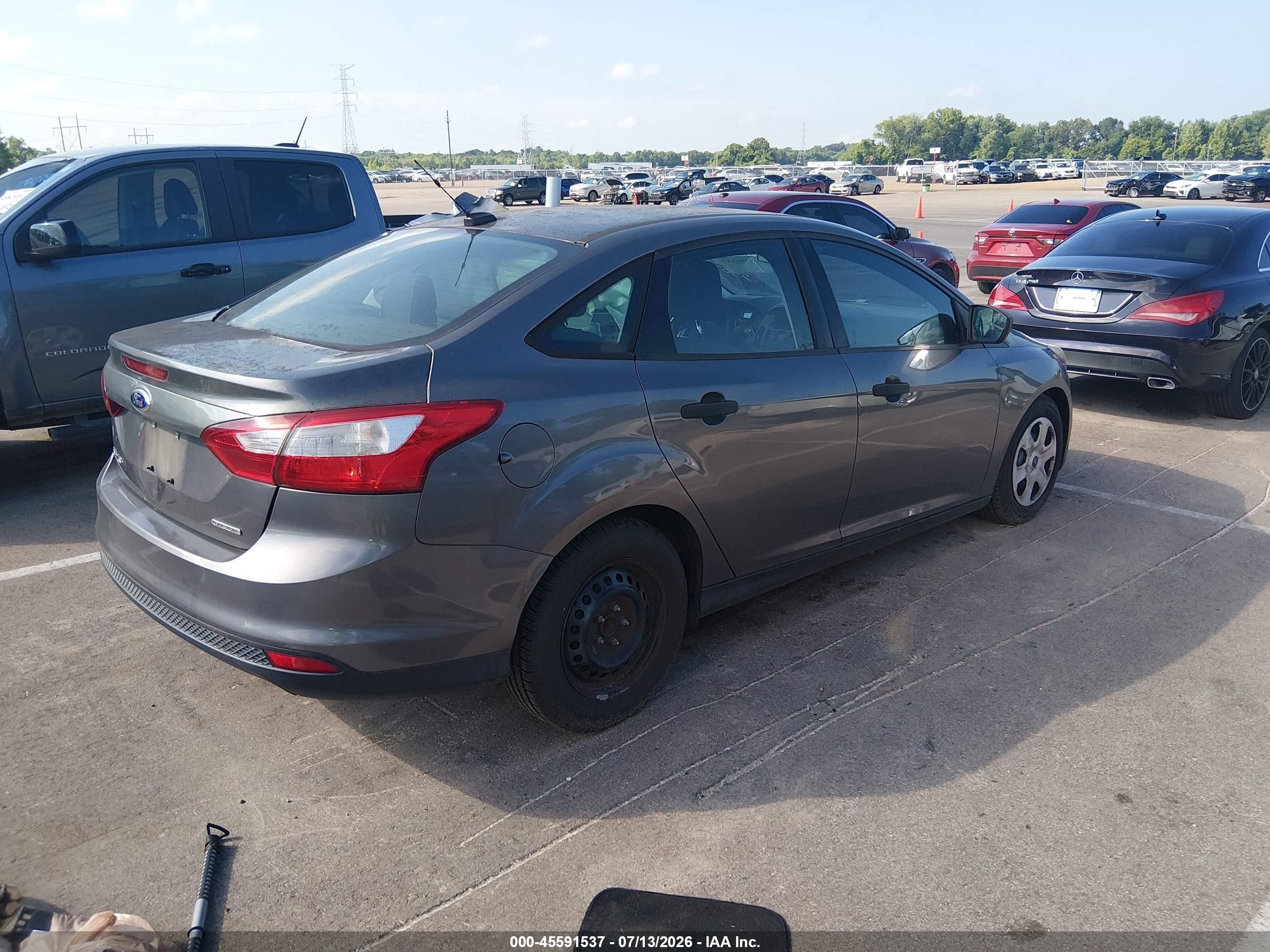 2013 Ford Focus S Серый vin: 1FADP3E26DL330728