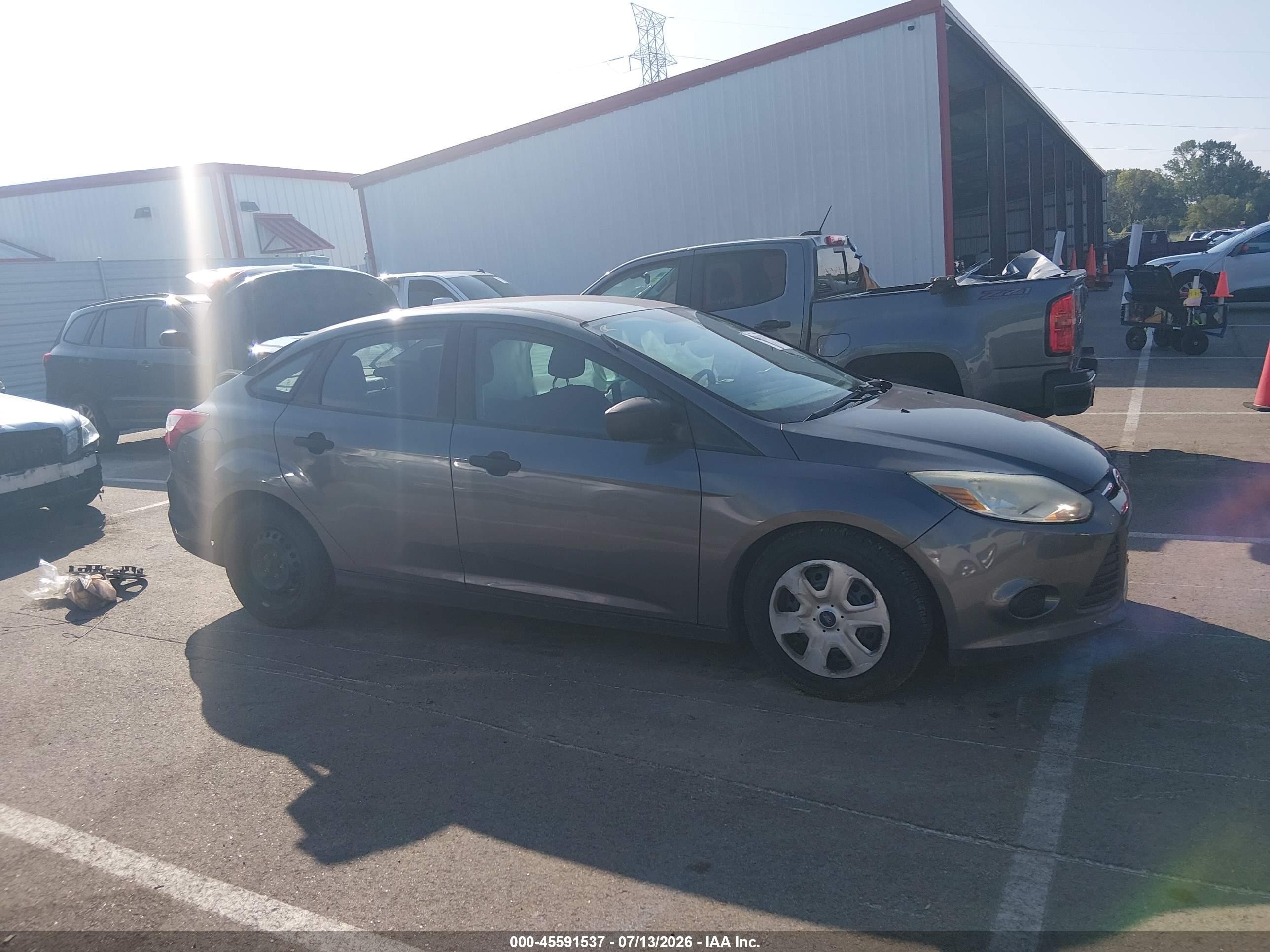 2013 Ford Focus S Серый vin: 1FADP3E26DL330728