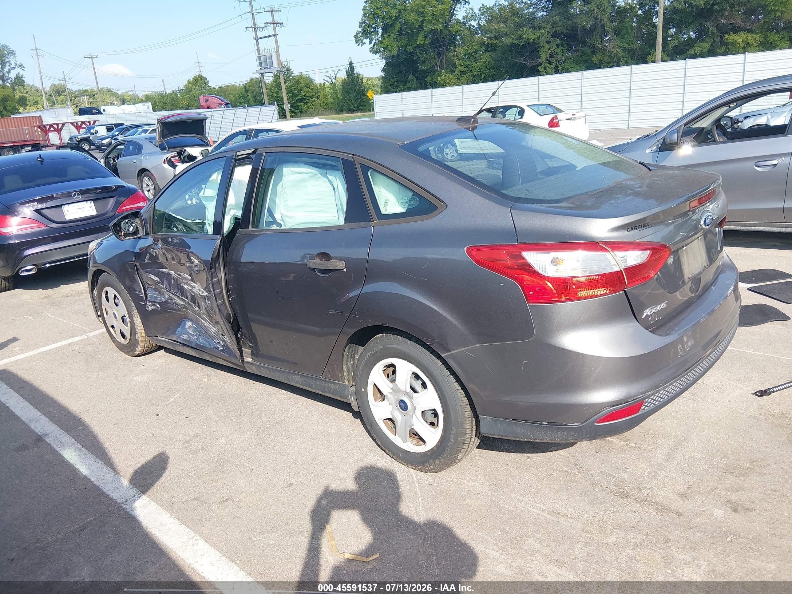 2013 Ford Focus S Серый vin: 1FADP3E26DL330728