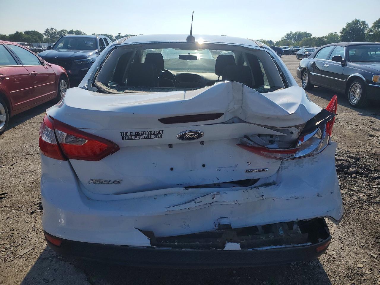 2014 Ford Focus S White vin: 1FADP3E26EL177186