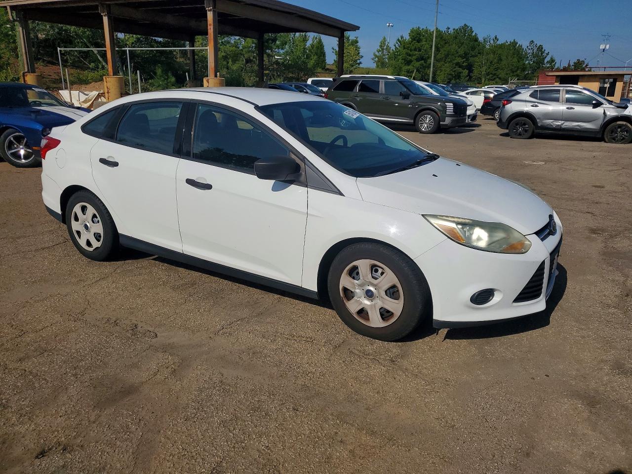 2014 Ford Focus S White vin: 1FADP3E26EL272329