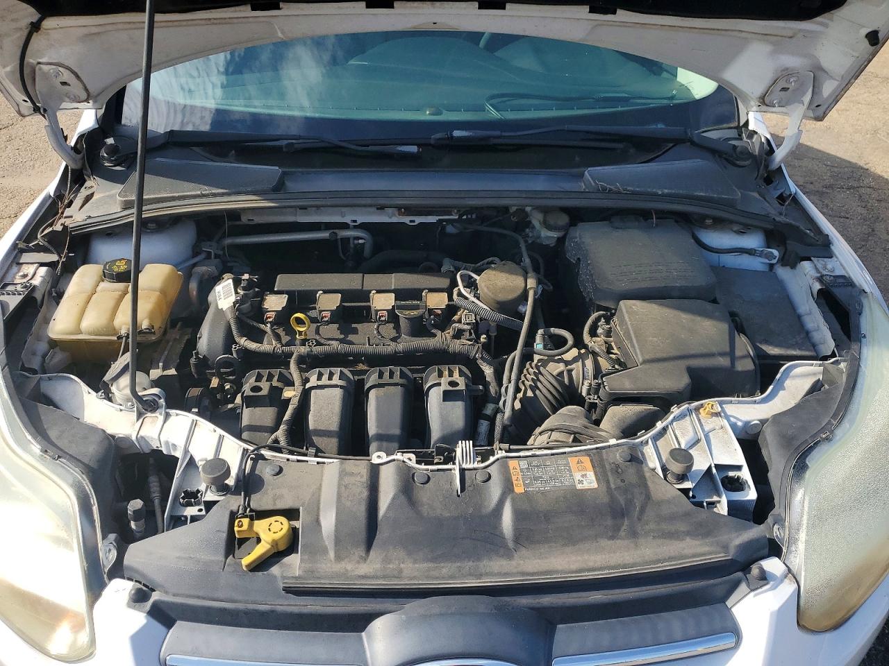 2014 Ford Focus S White vin: 1FADP3E26EL272329
