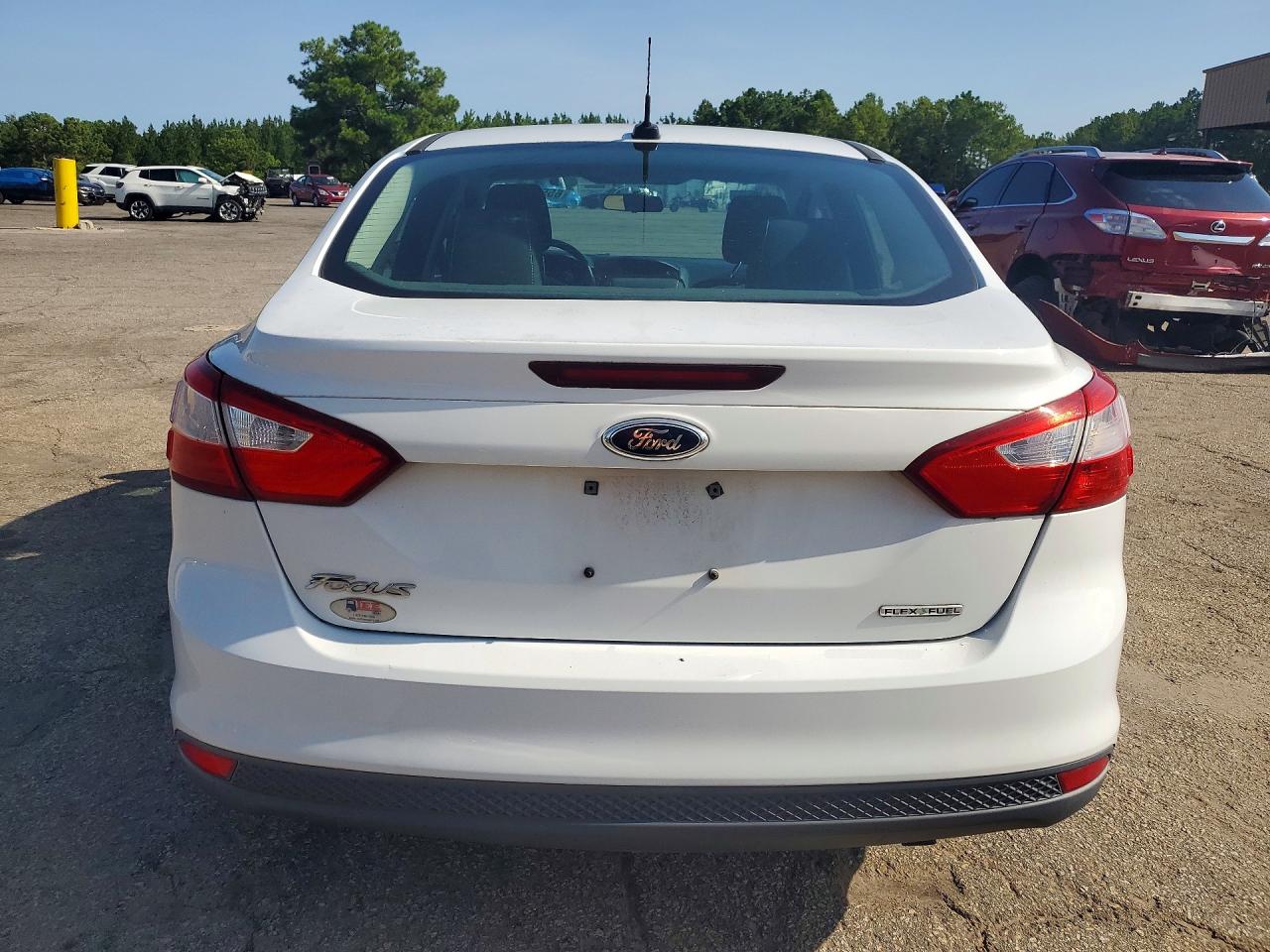 2014 Ford Focus S White vin: 1FADP3E26EL272329