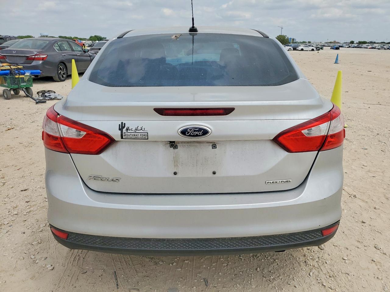 2014 Ford Focus S Silver vin: 1FADP3E26EL440227