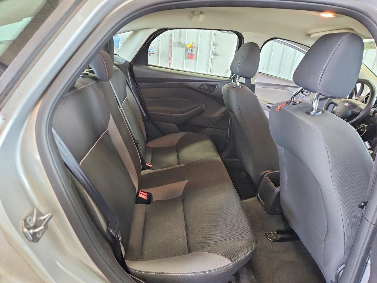 2014 Ford Focus S Silver vin: 1FADP3E26EL451194
