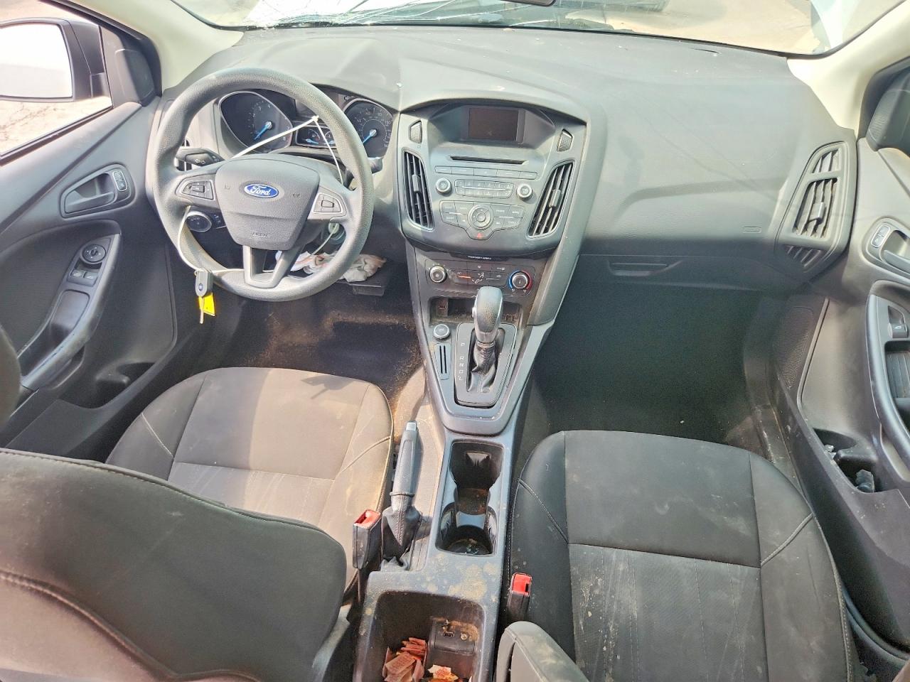 2015 Ford Focus S White vin: 1FADP3E26FL268802