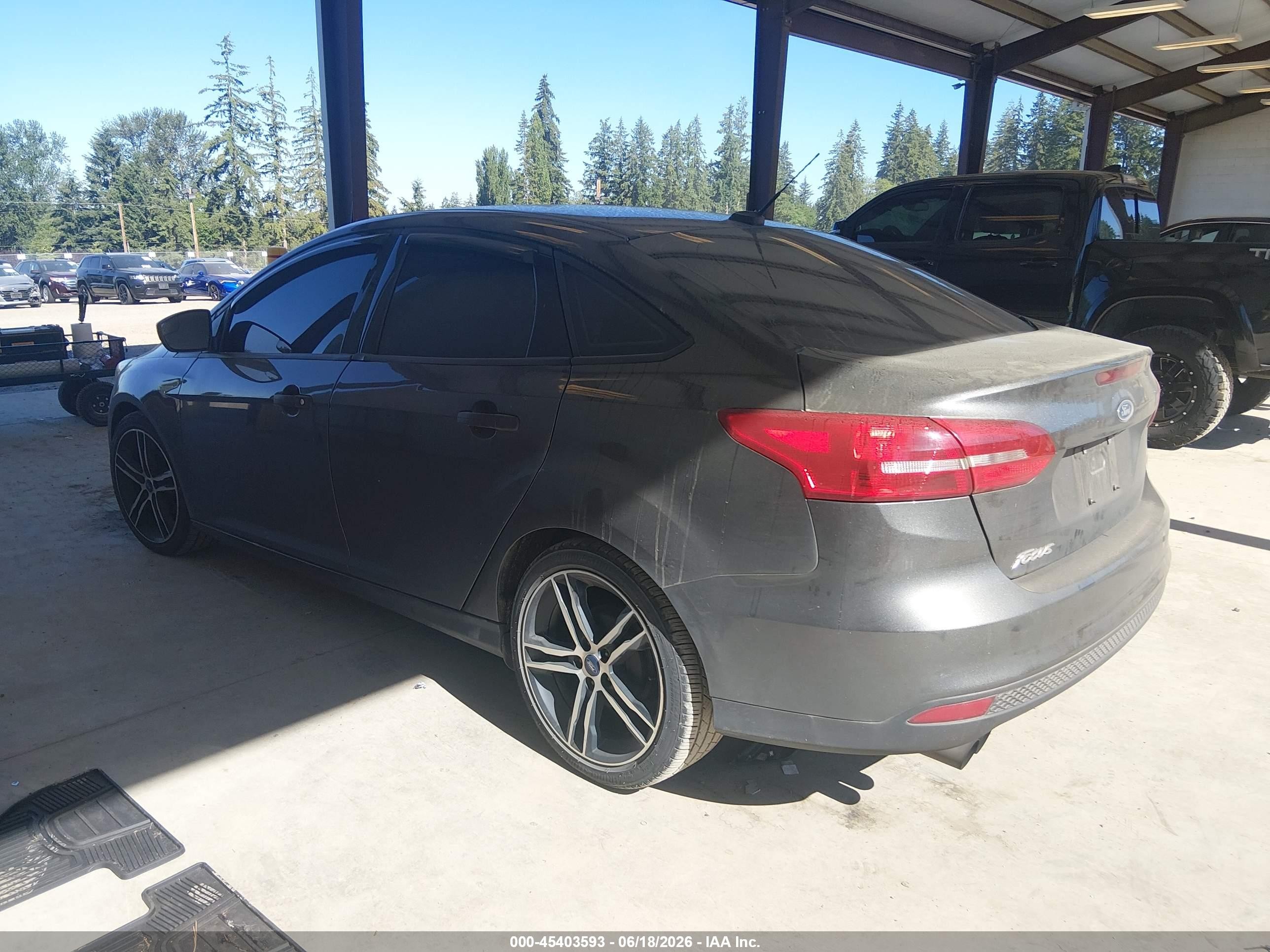 2015 Ford Focus S Gray vin: 1FADP3E26FL281730