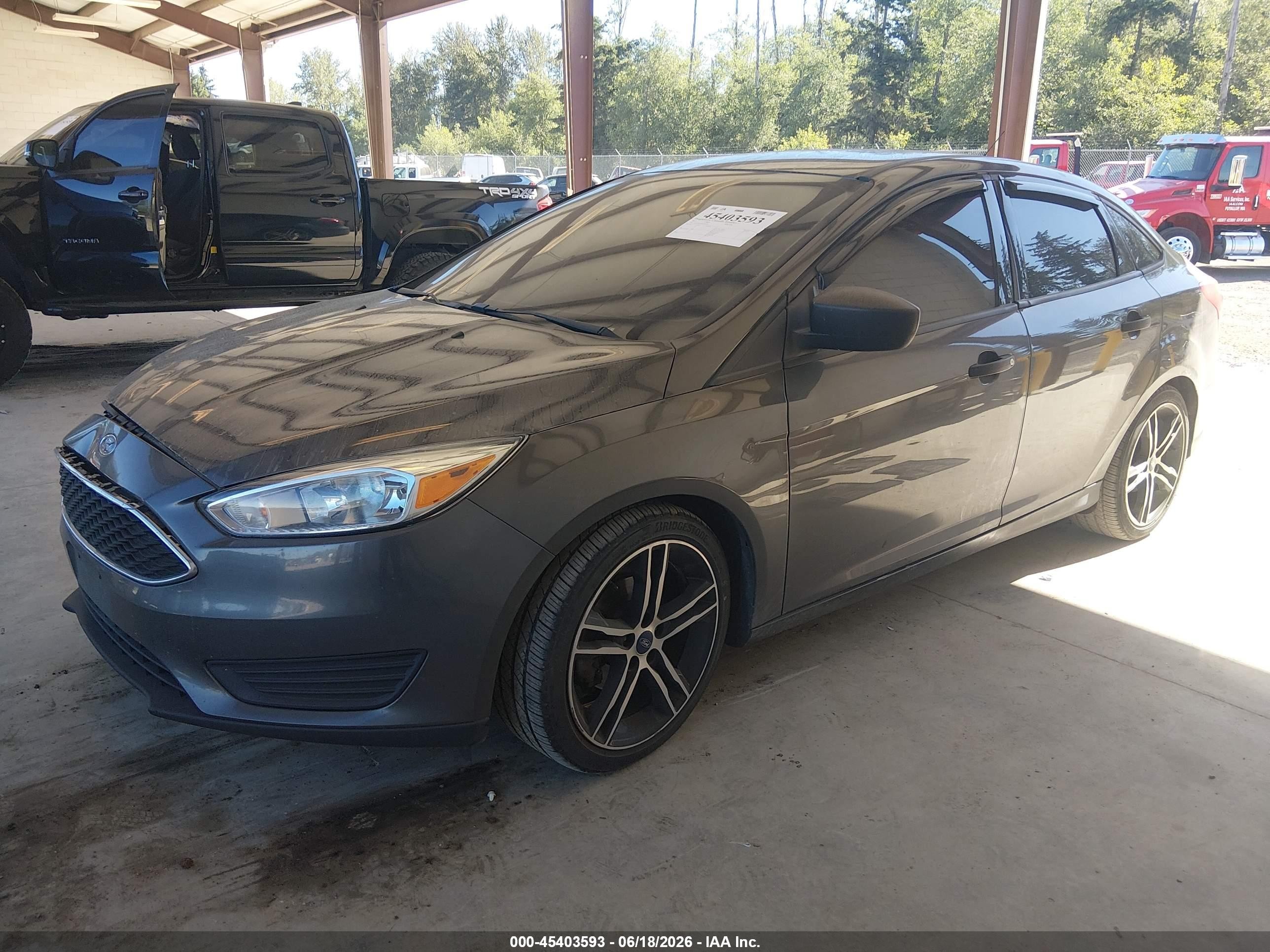 2015 Ford Focus S Gray vin: 1FADP3E26FL281730