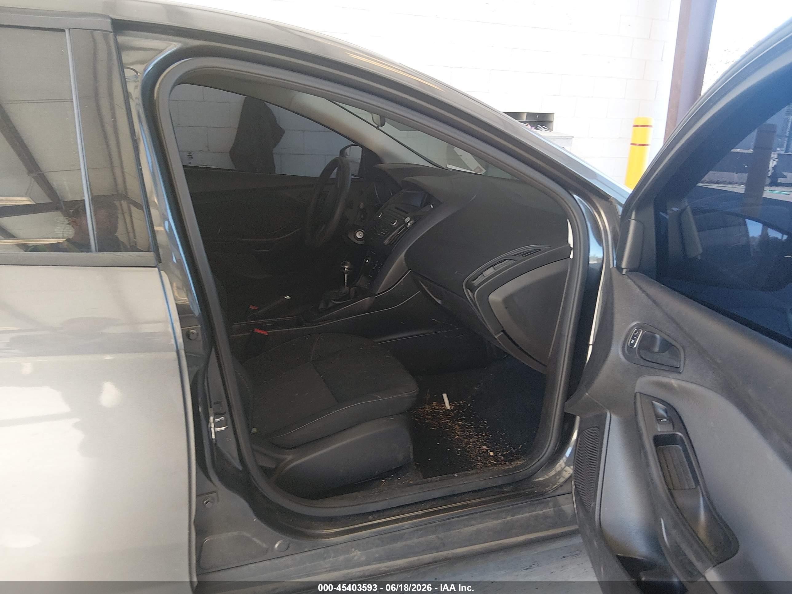2015 Ford Focus S Gray vin: 1FADP3E26FL281730