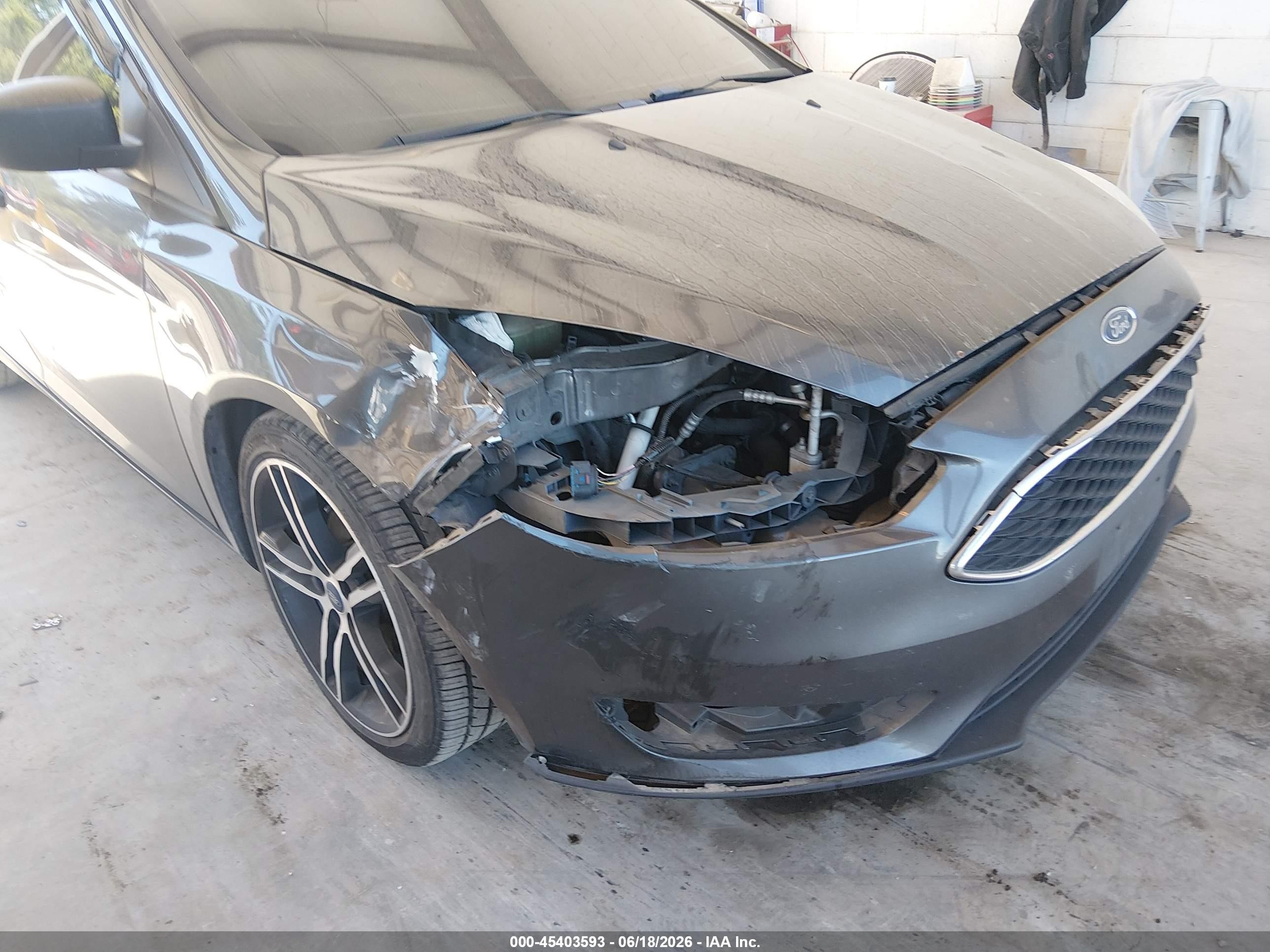 2015 Ford Focus S Gray vin: 1FADP3E26FL281730