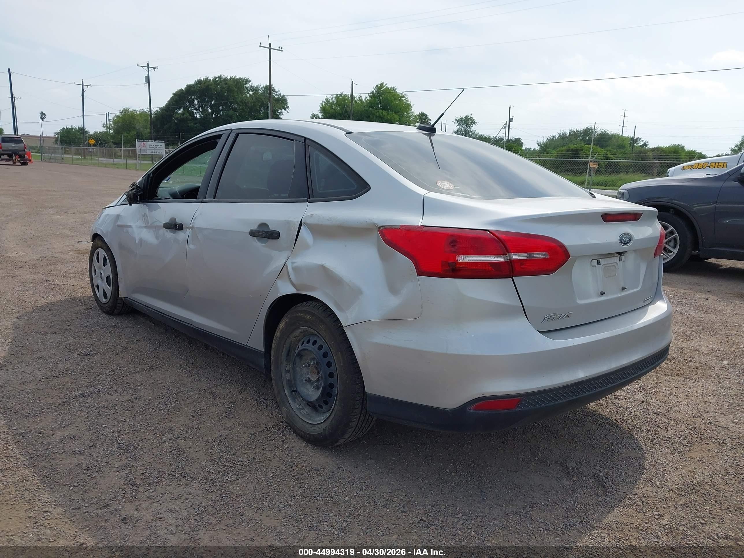 2015 Ford Focus S Silver vin: 1FADP3E26FL299676
