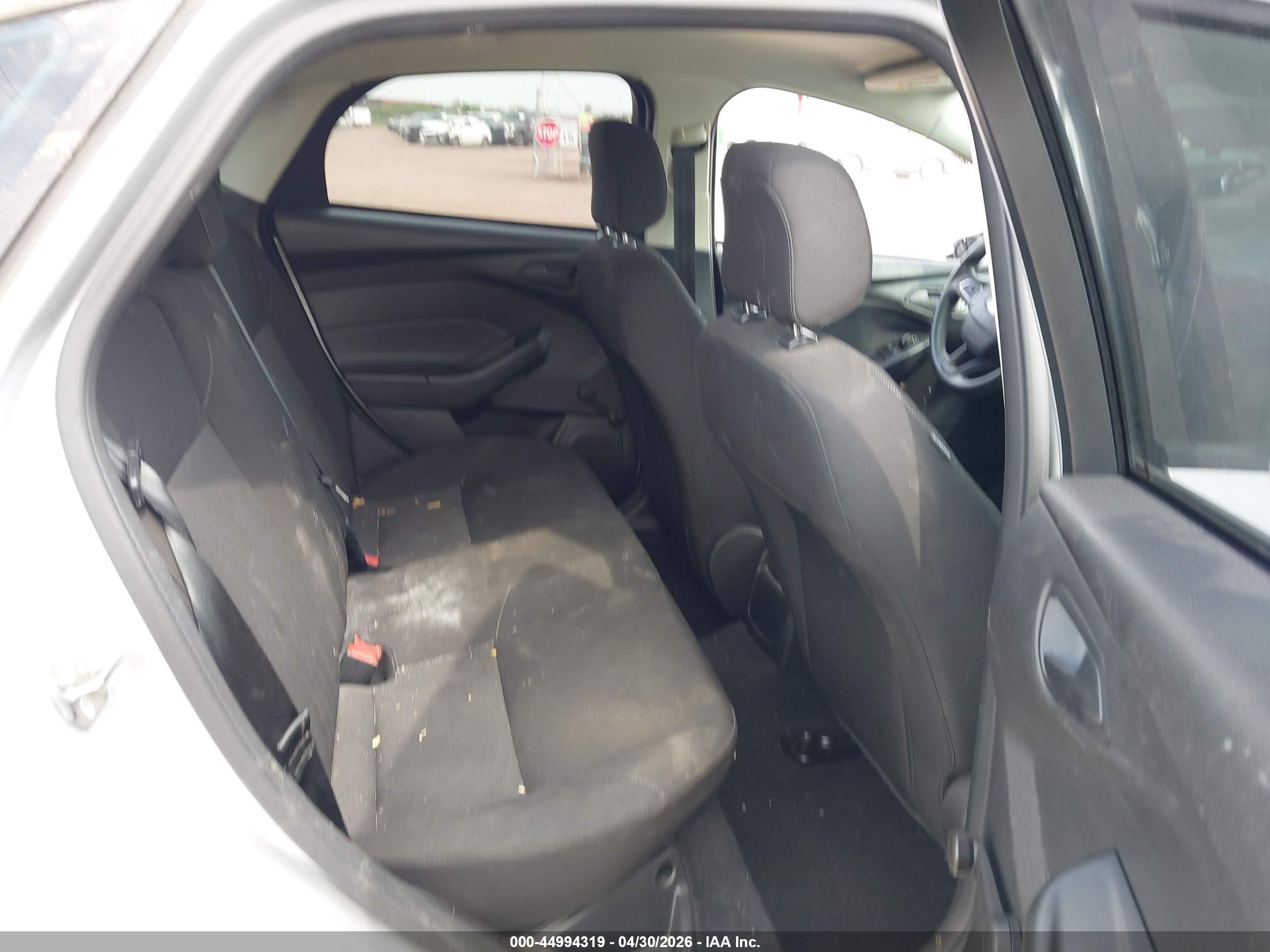 2015 Ford Focus S Silver vin: 1FADP3E26FL299676