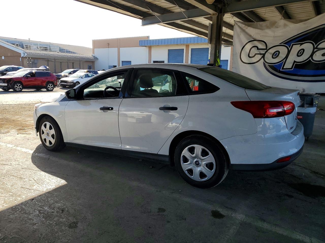 2015 Ford Focus S White vin: 1FADP3E26FL306643