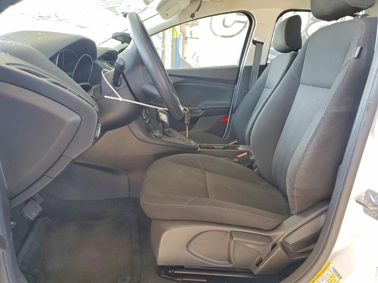 2015 Ford Focus S White vin: 1FADP3E26FL306643