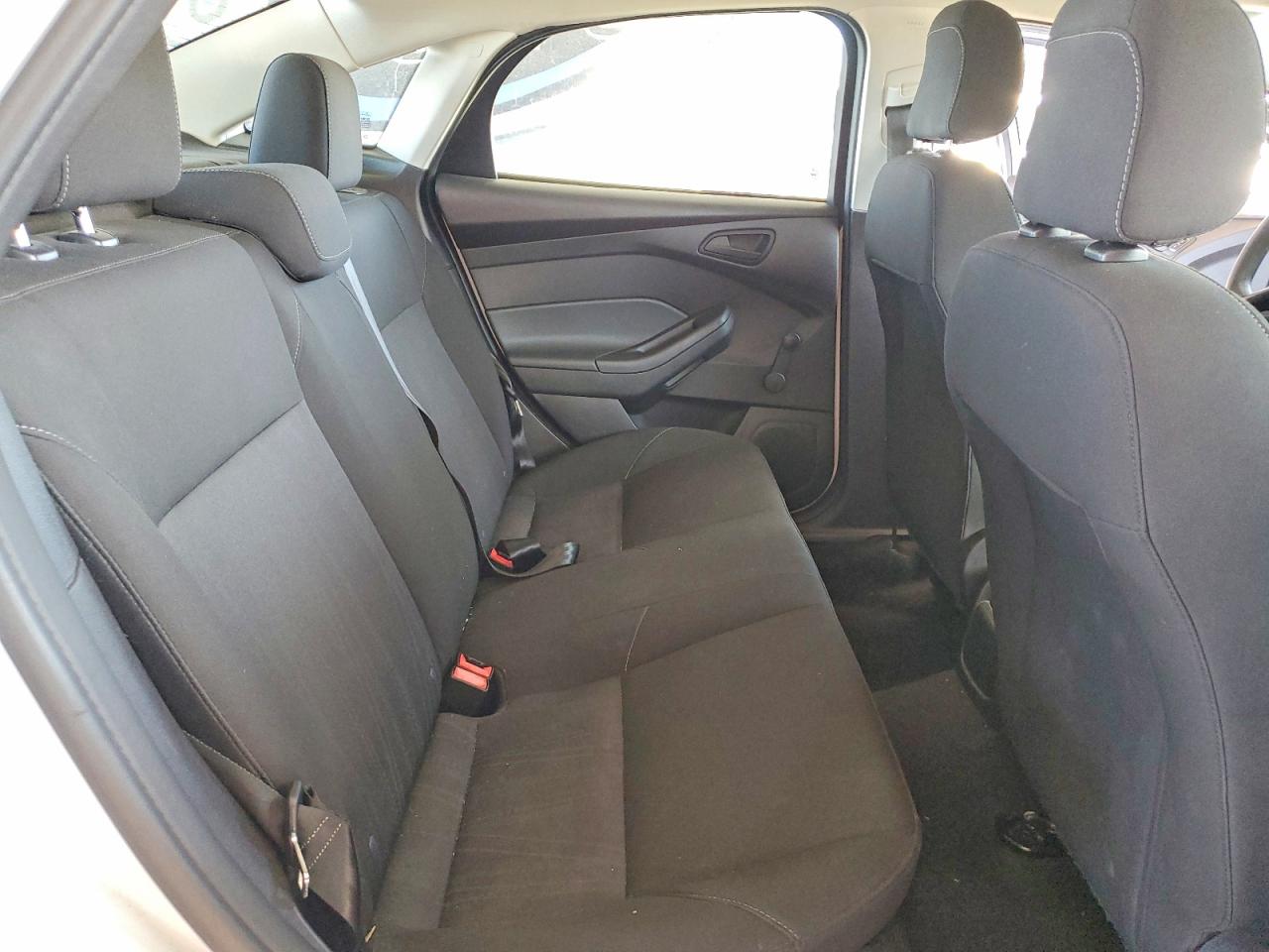 2015 Ford Focus S White vin: 1FADP3E26FL306643