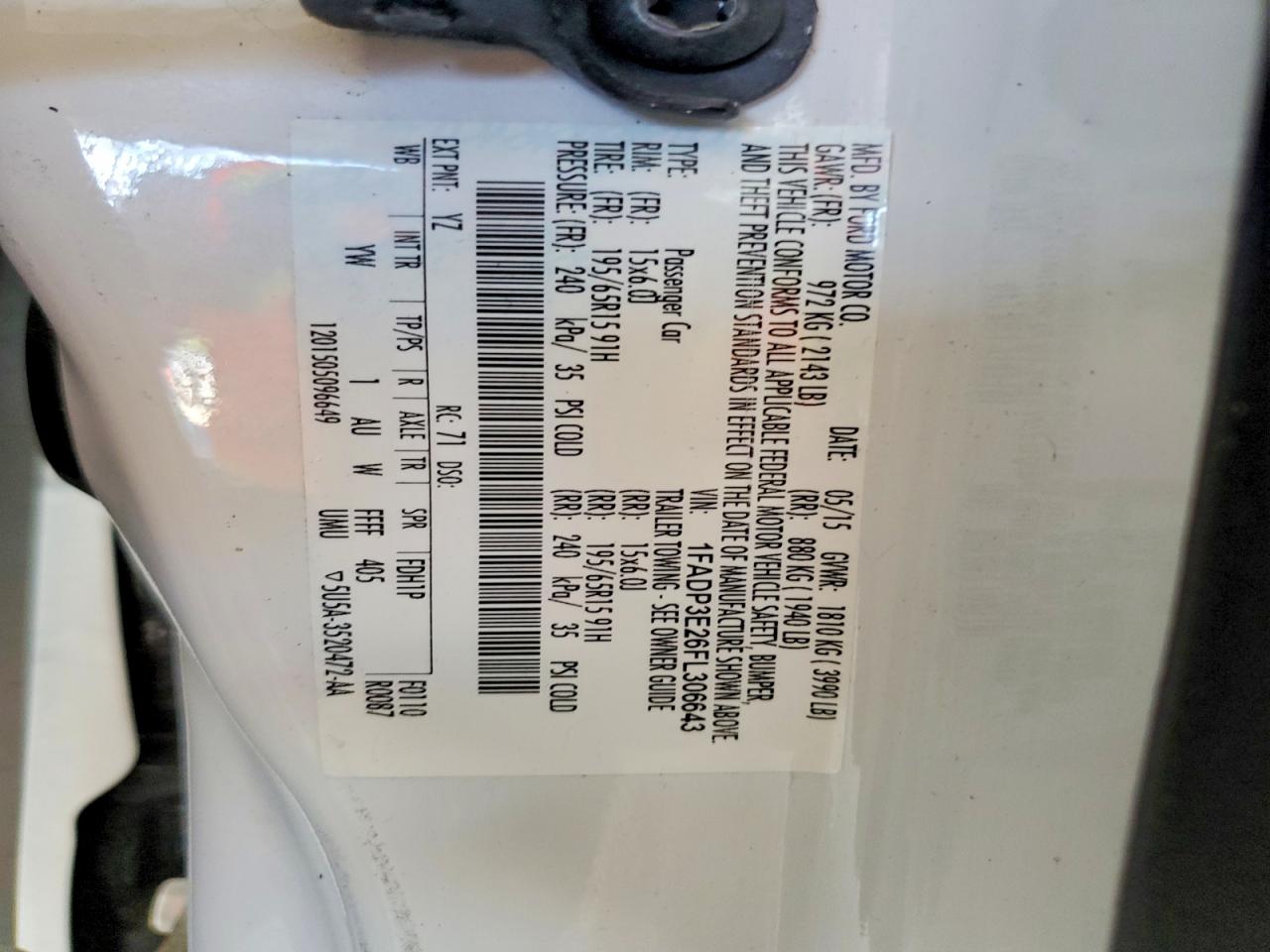 2015 Ford Focus S White vin: 1FADP3E26FL306643