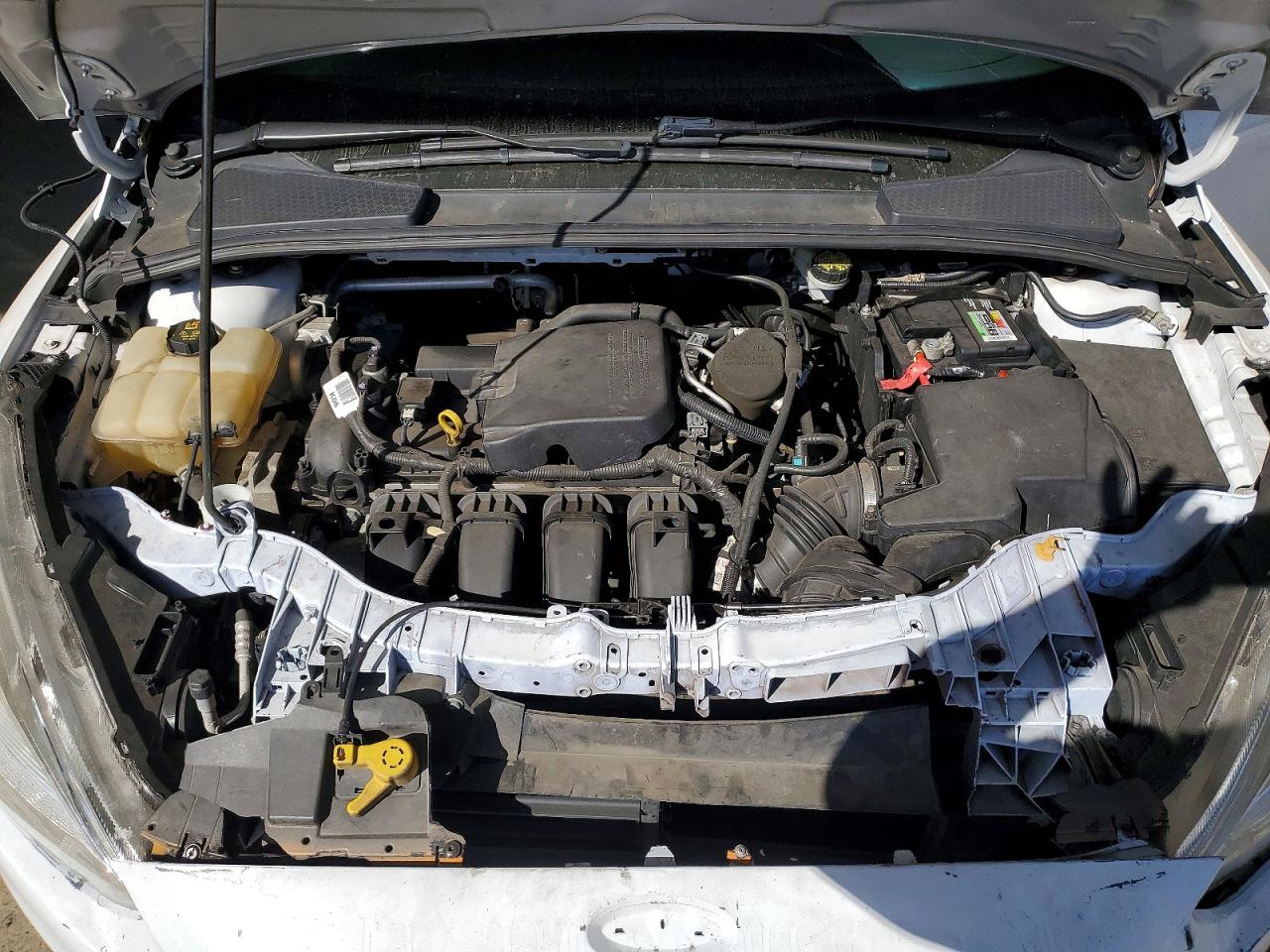 2015 Ford Focus S White vin: 1FADP3E26FL306643