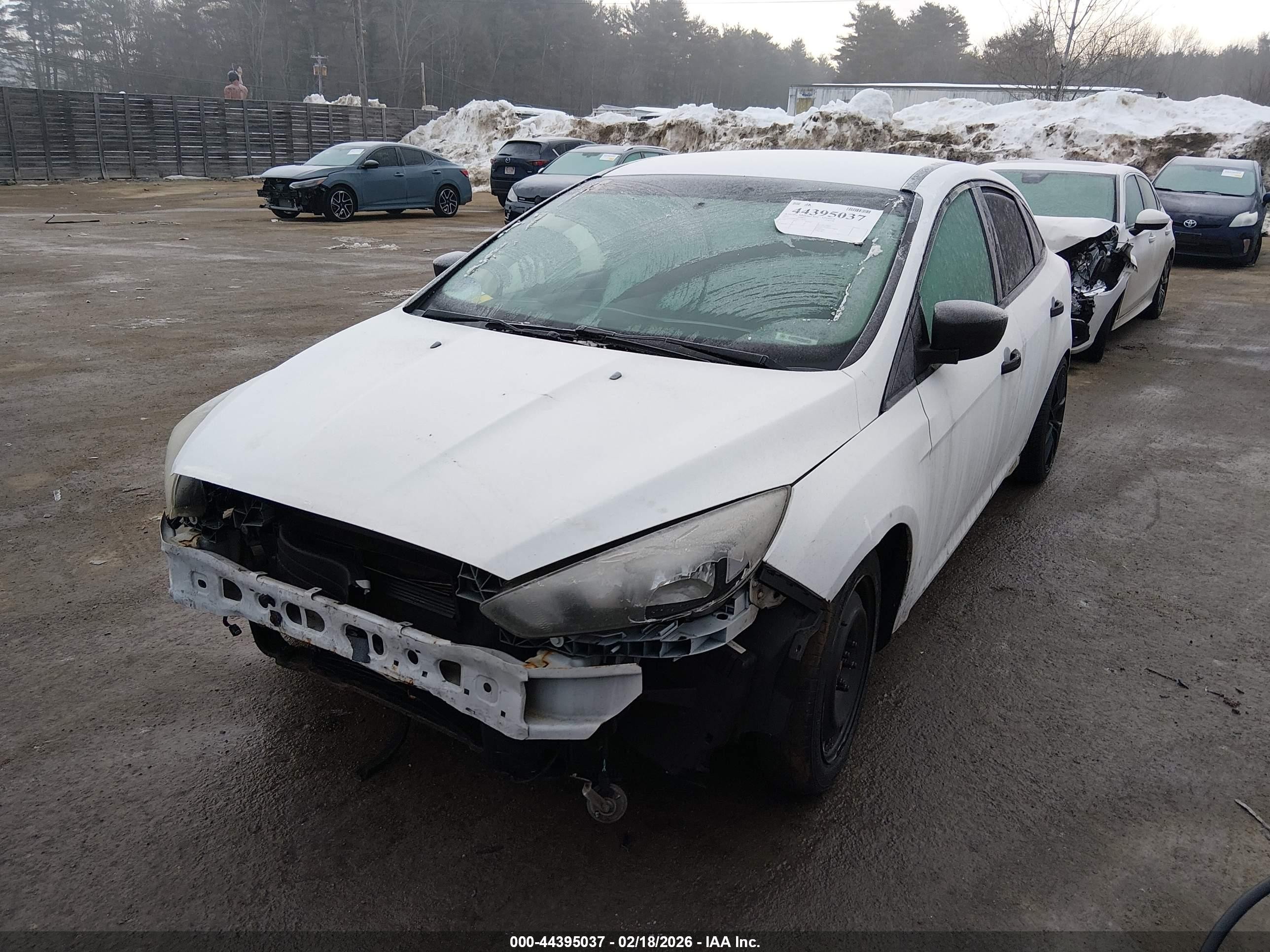 2015 Ford Focus S White vin: 1FADP3E26FL338038